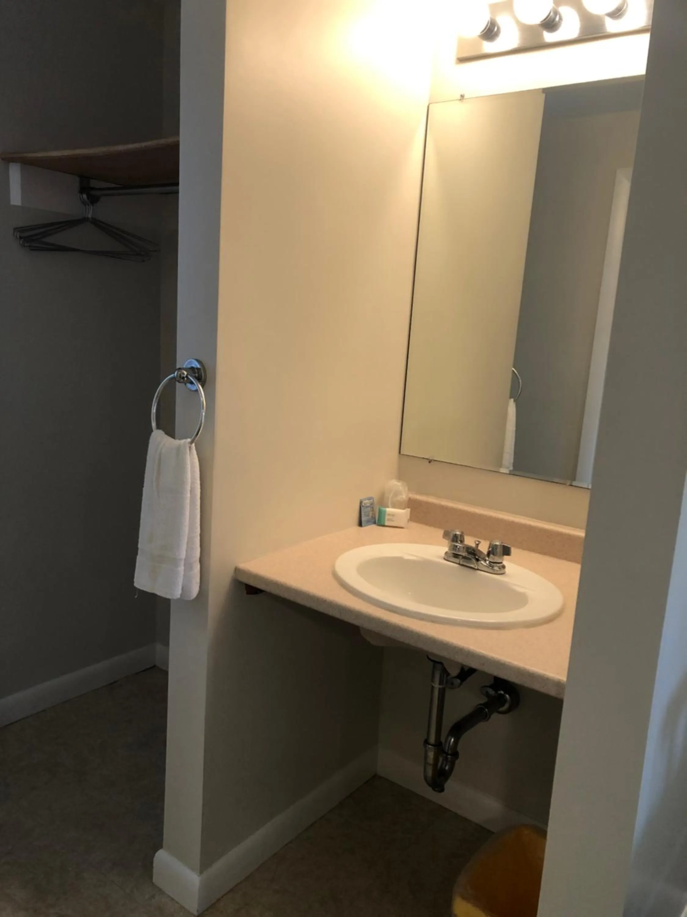 Bathroom in Marcotte Motor Court