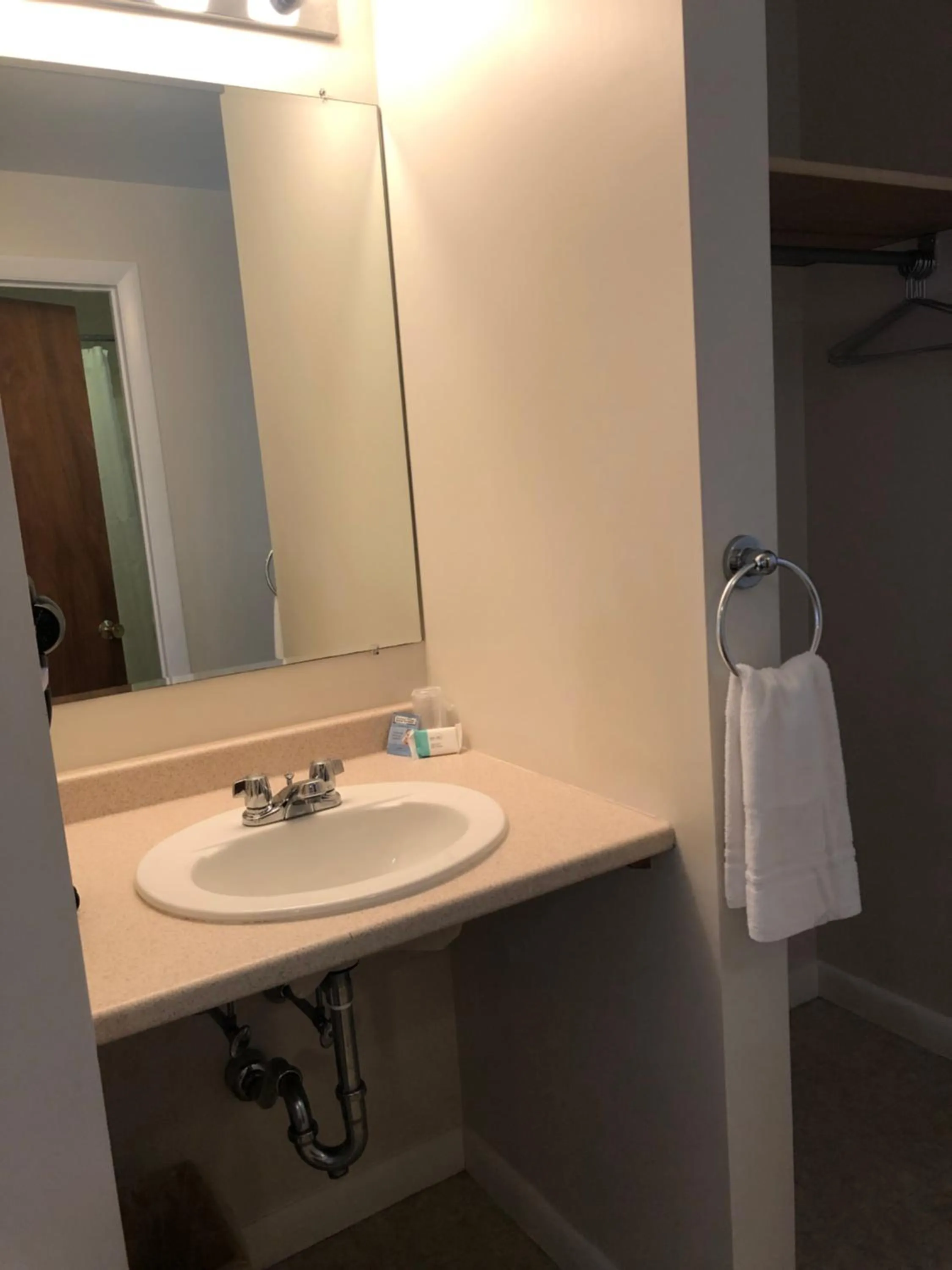 Bathroom in Marcotte Motor Court