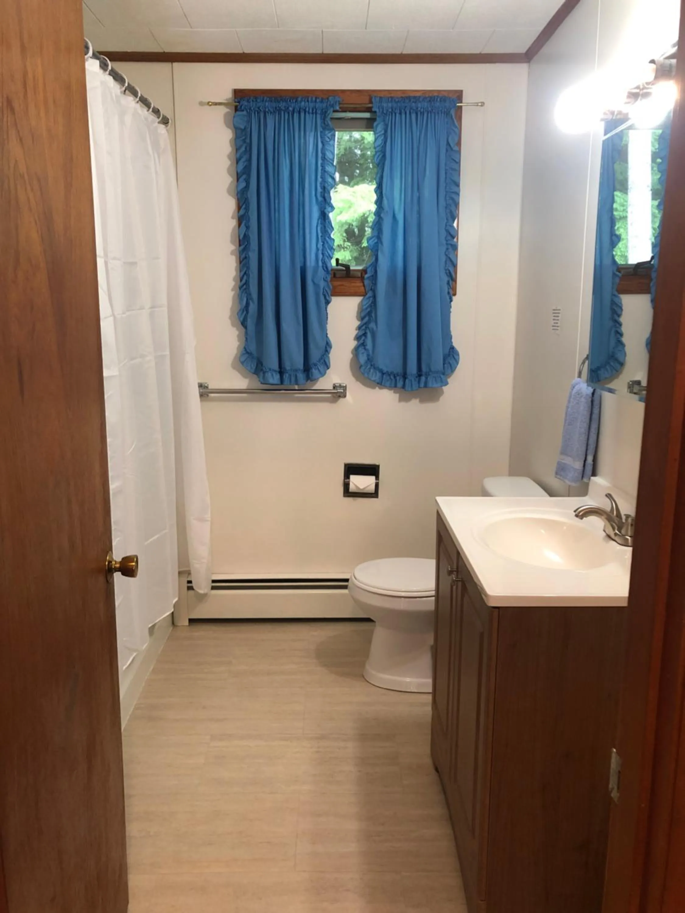 Bathroom in Marcotte Motor Court