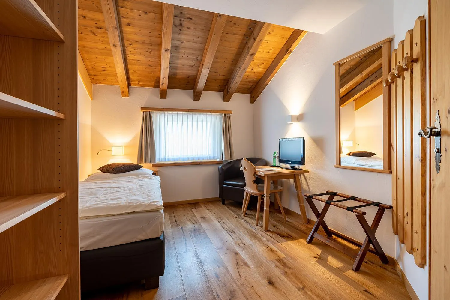 Photo of the whole room, Bed in Hotel Saluver