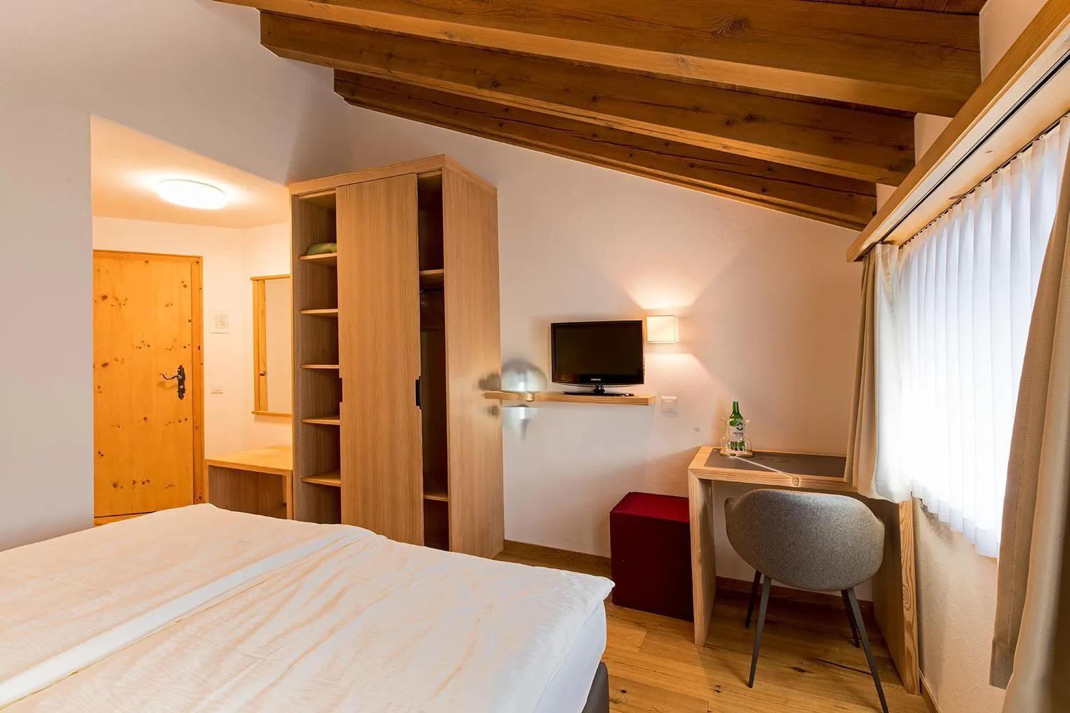 Photo of the whole room, Bed in Hotel Saluver