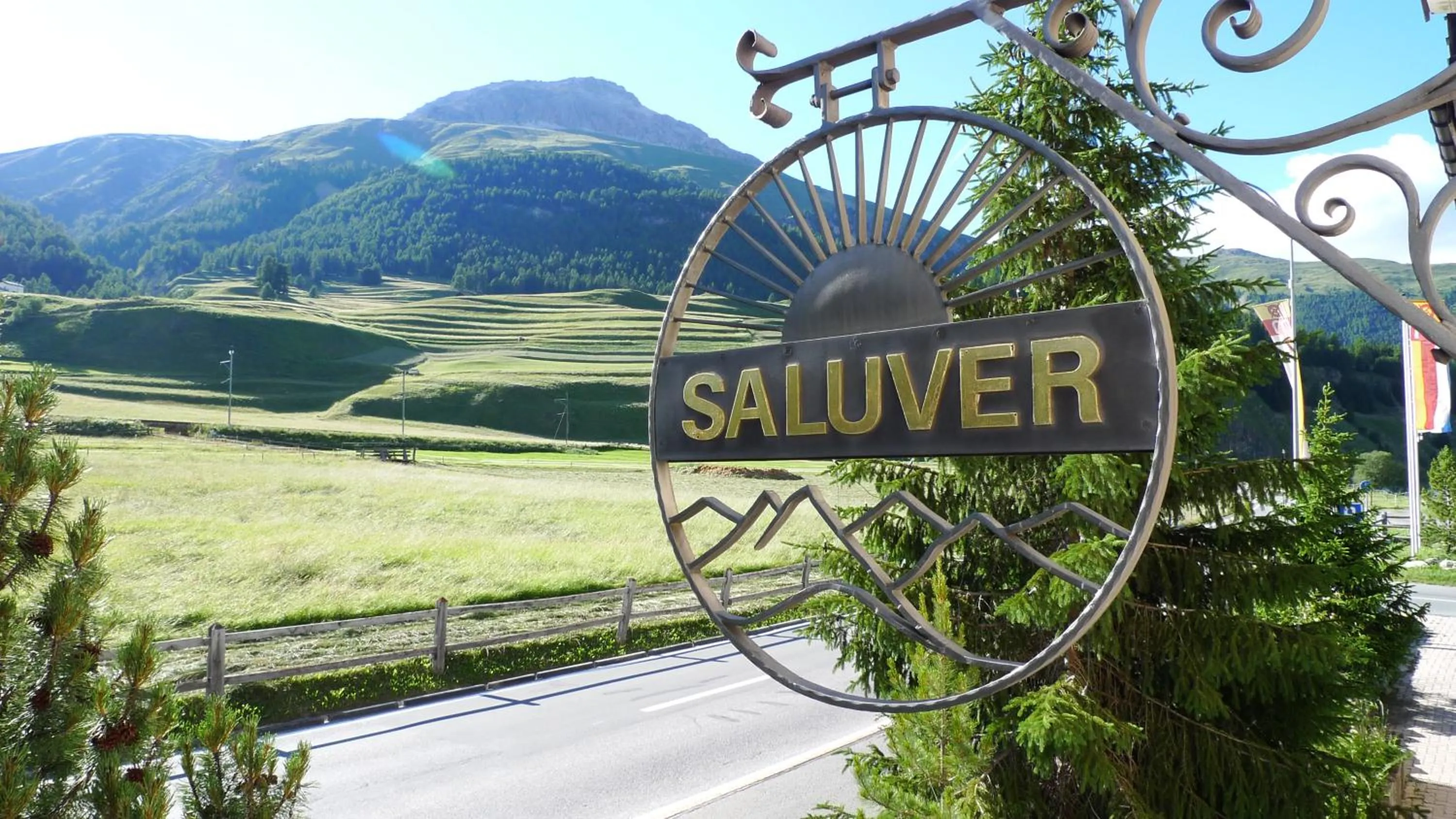 Facade/entrance in Hotel Saluver