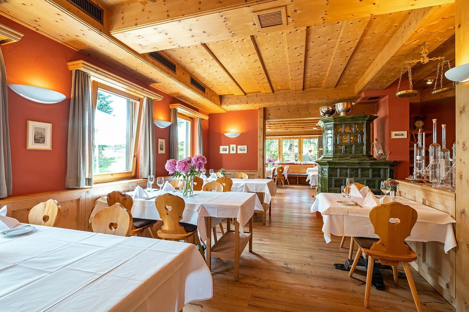 Restaurant/places to eat in Hotel Saluver