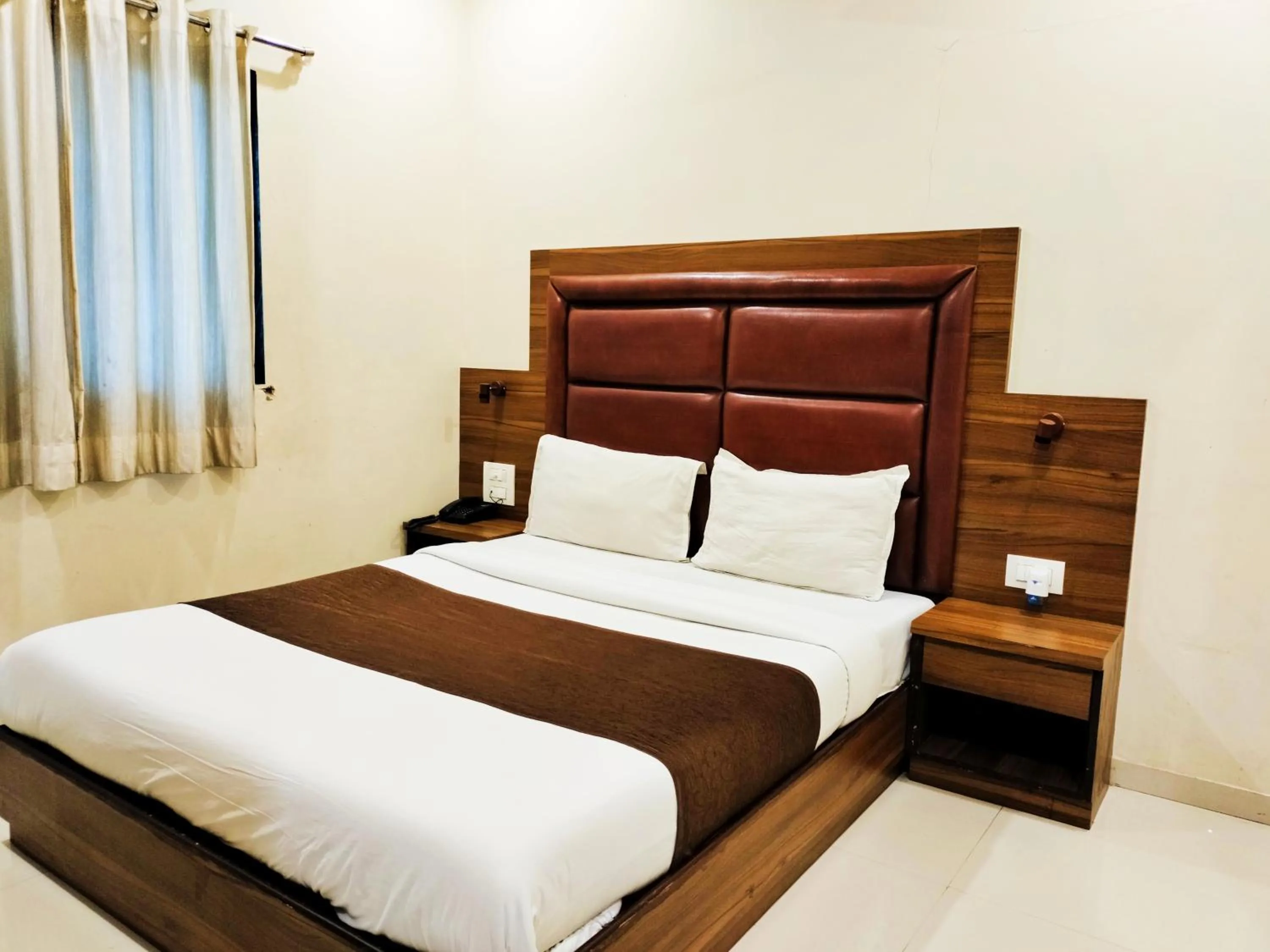 Bed in Hotel Avion Palace