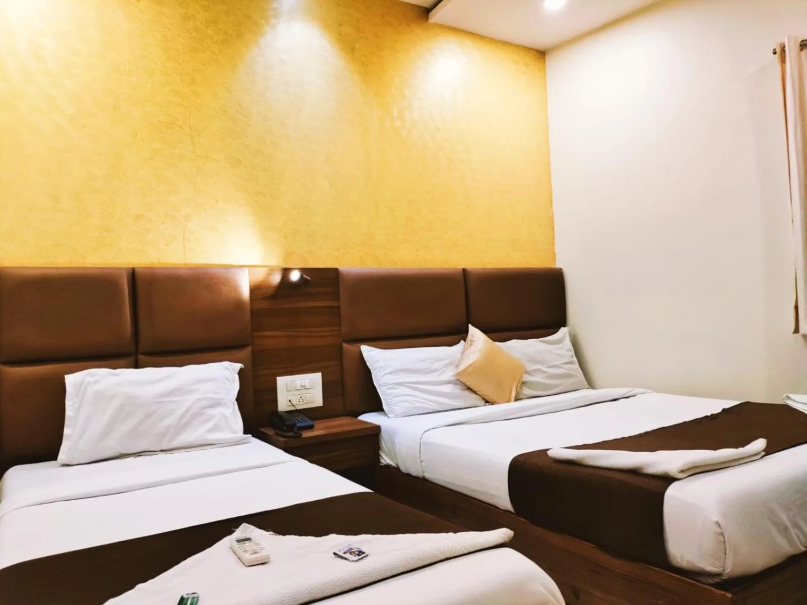 Bed in Hotel Avion Palace