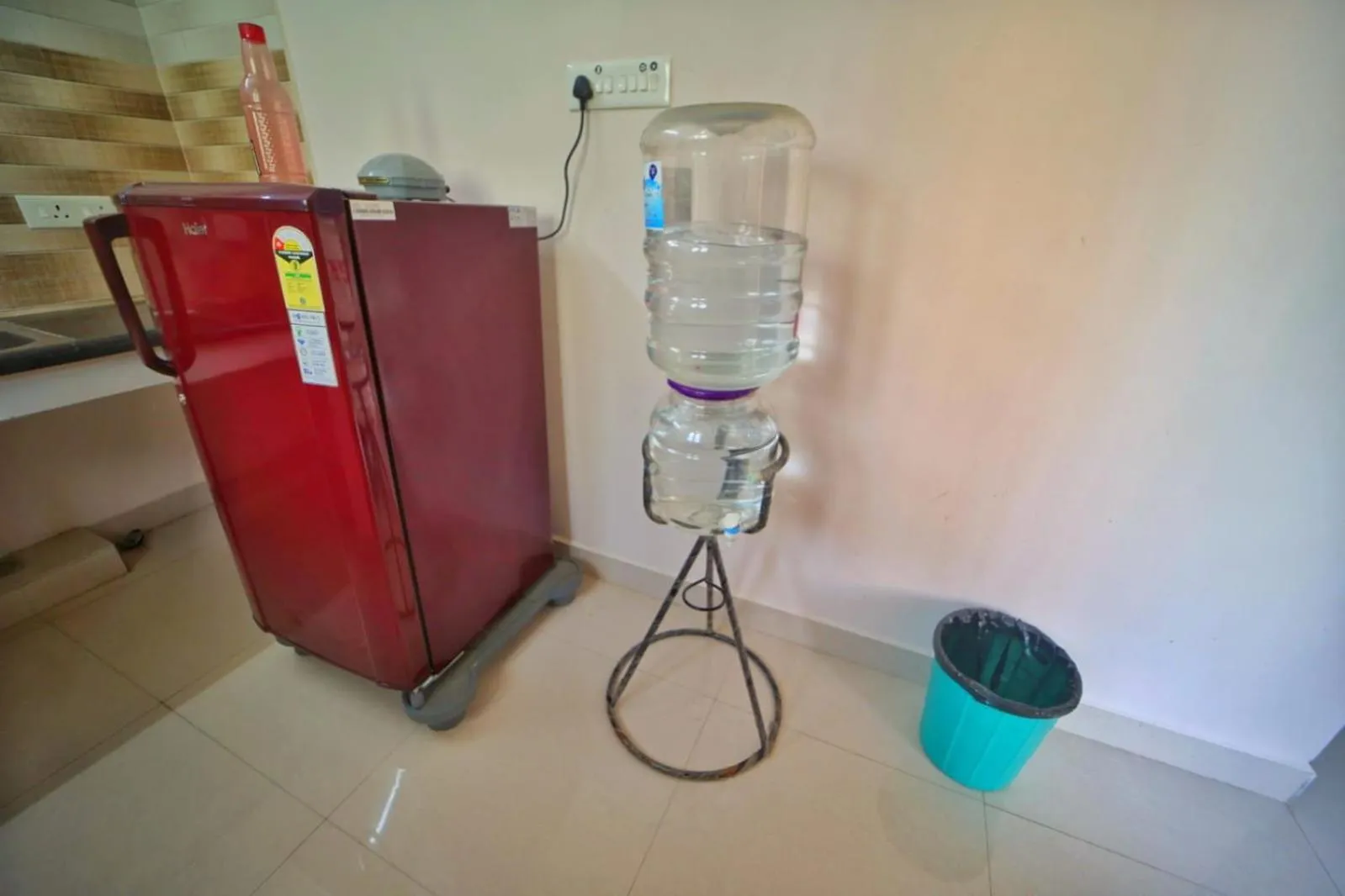 Kitchen or kitchenette in CM Stays Service Apartment - Near Chennai Airport - Pallavaram