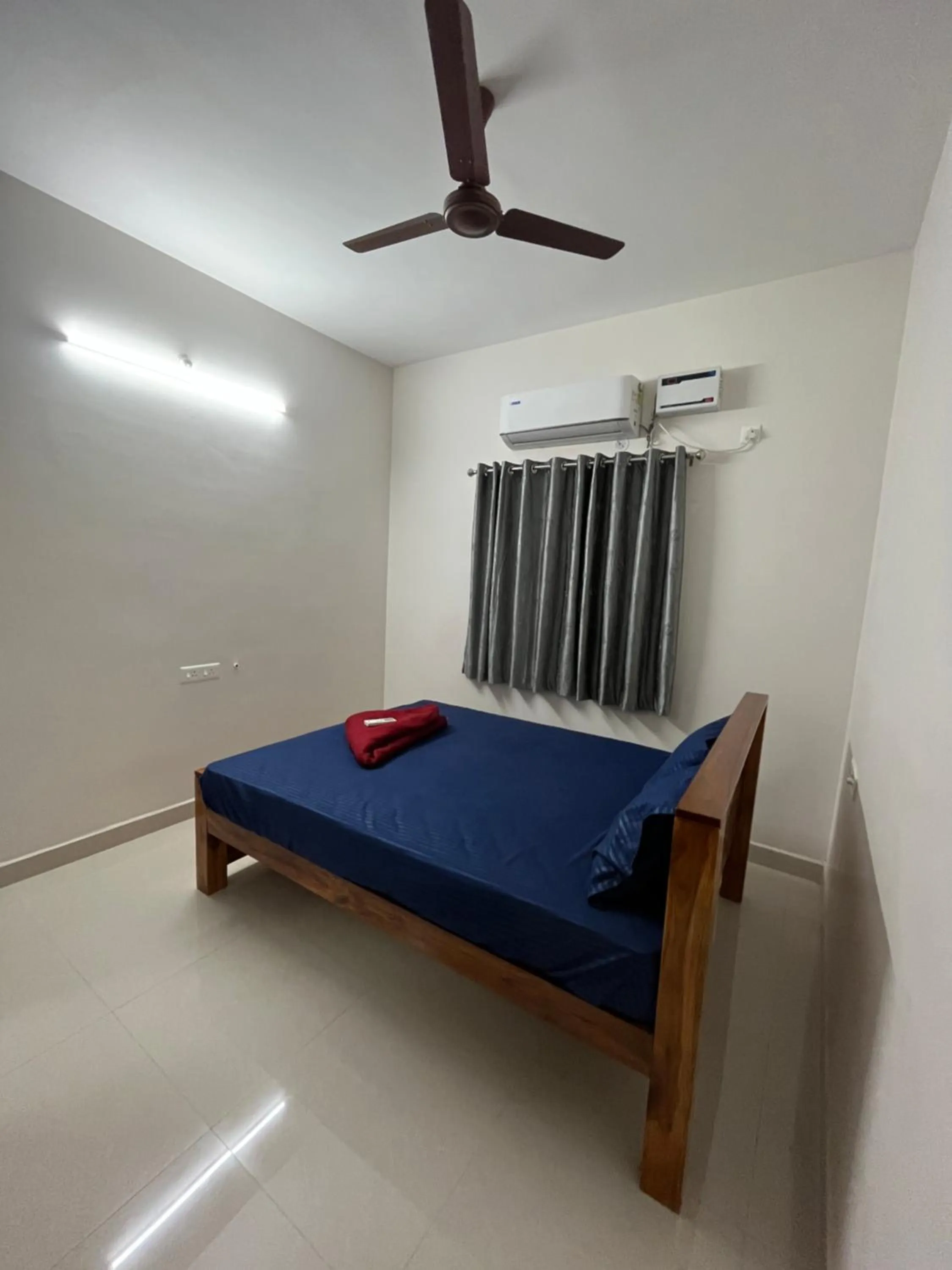 Bed in CM Stays Service Apartment - Near Chennai Airport - Pallavaram