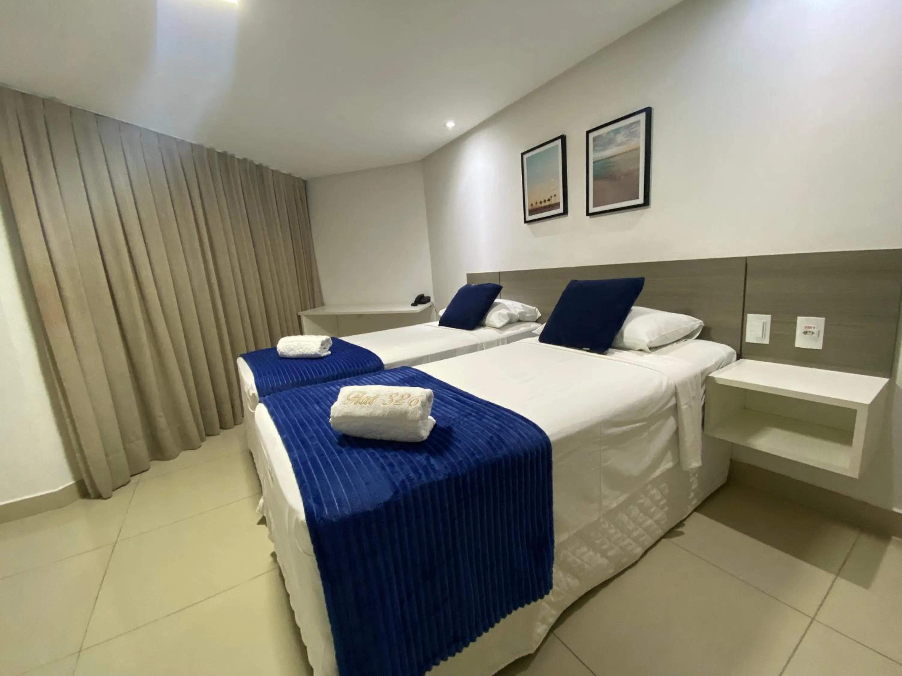 Bed in Gold Flat Cabo Branco