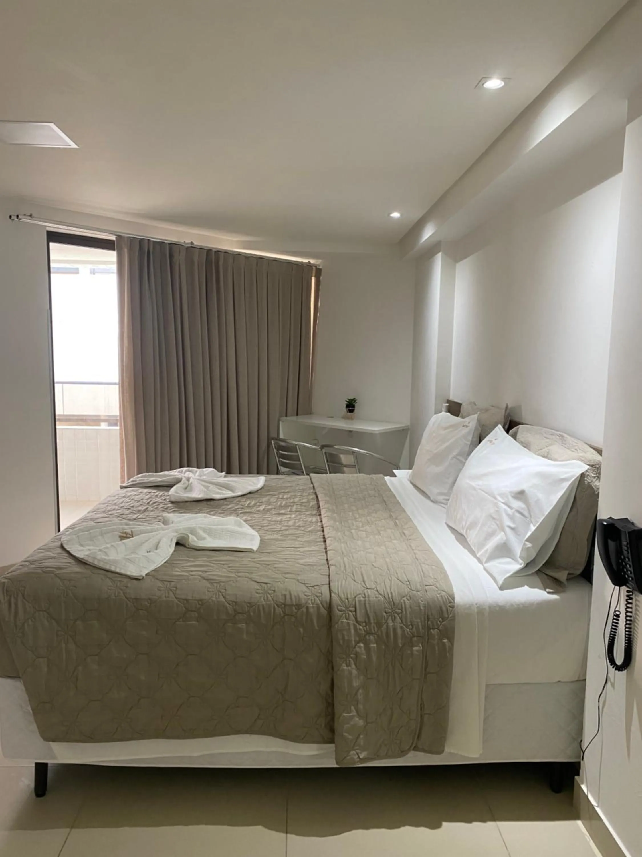 Bed in Gold Flat Cabo Branco