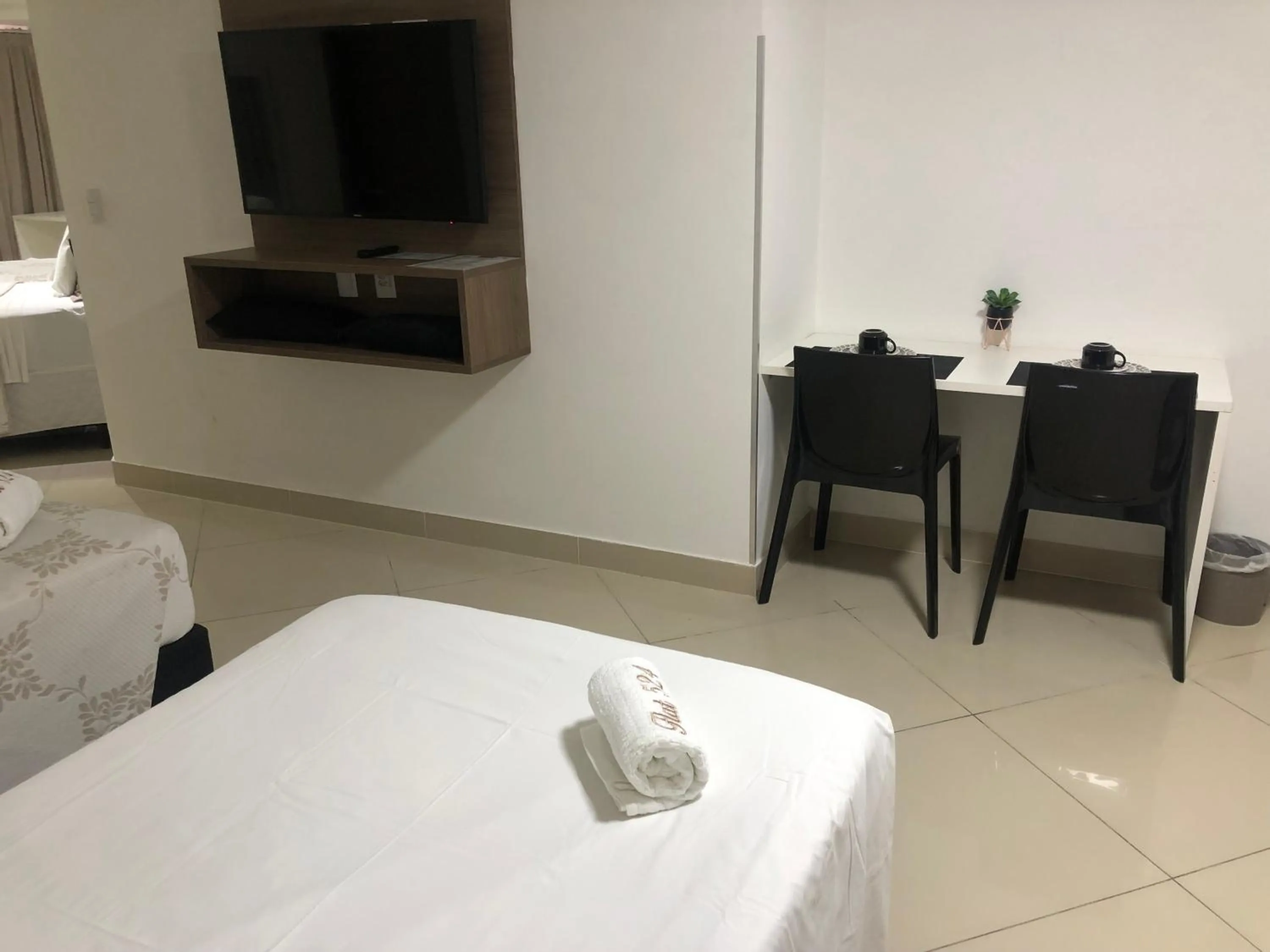 Bed in Gold Flat Cabo Branco