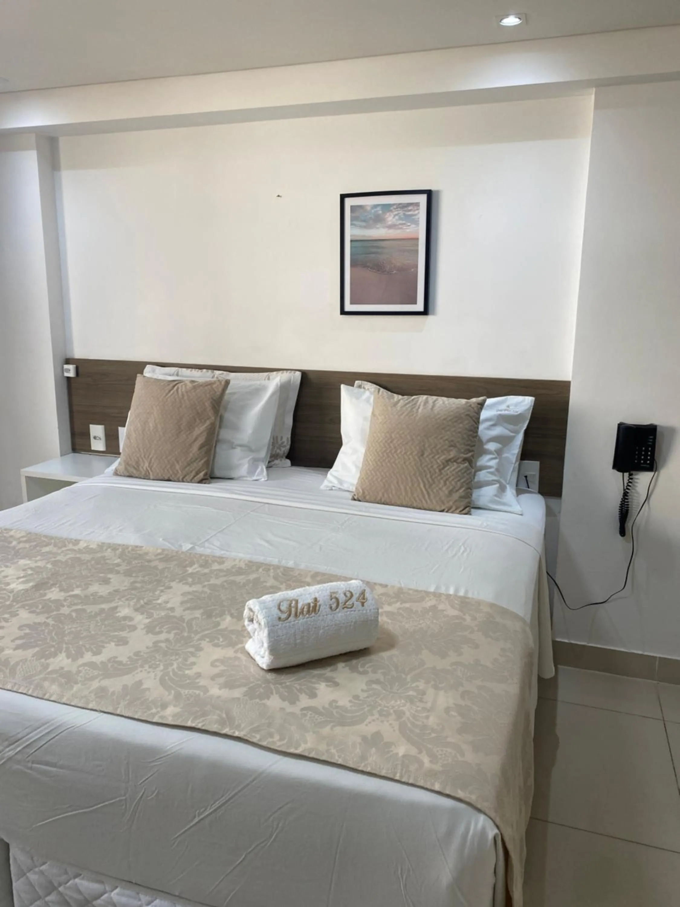 Bed in Gold Flat Cabo Branco