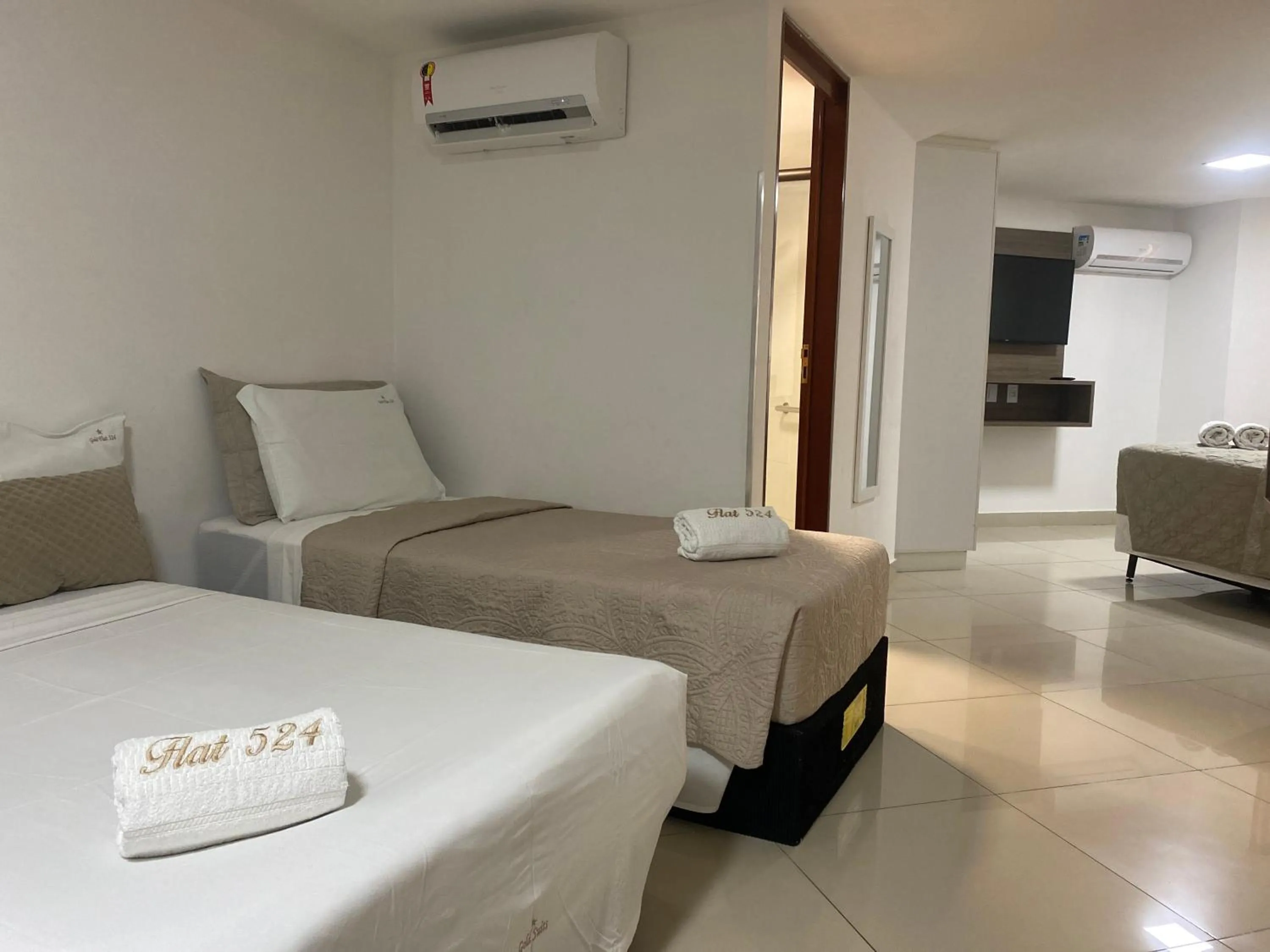 Bed in Gold Flat Cabo Branco