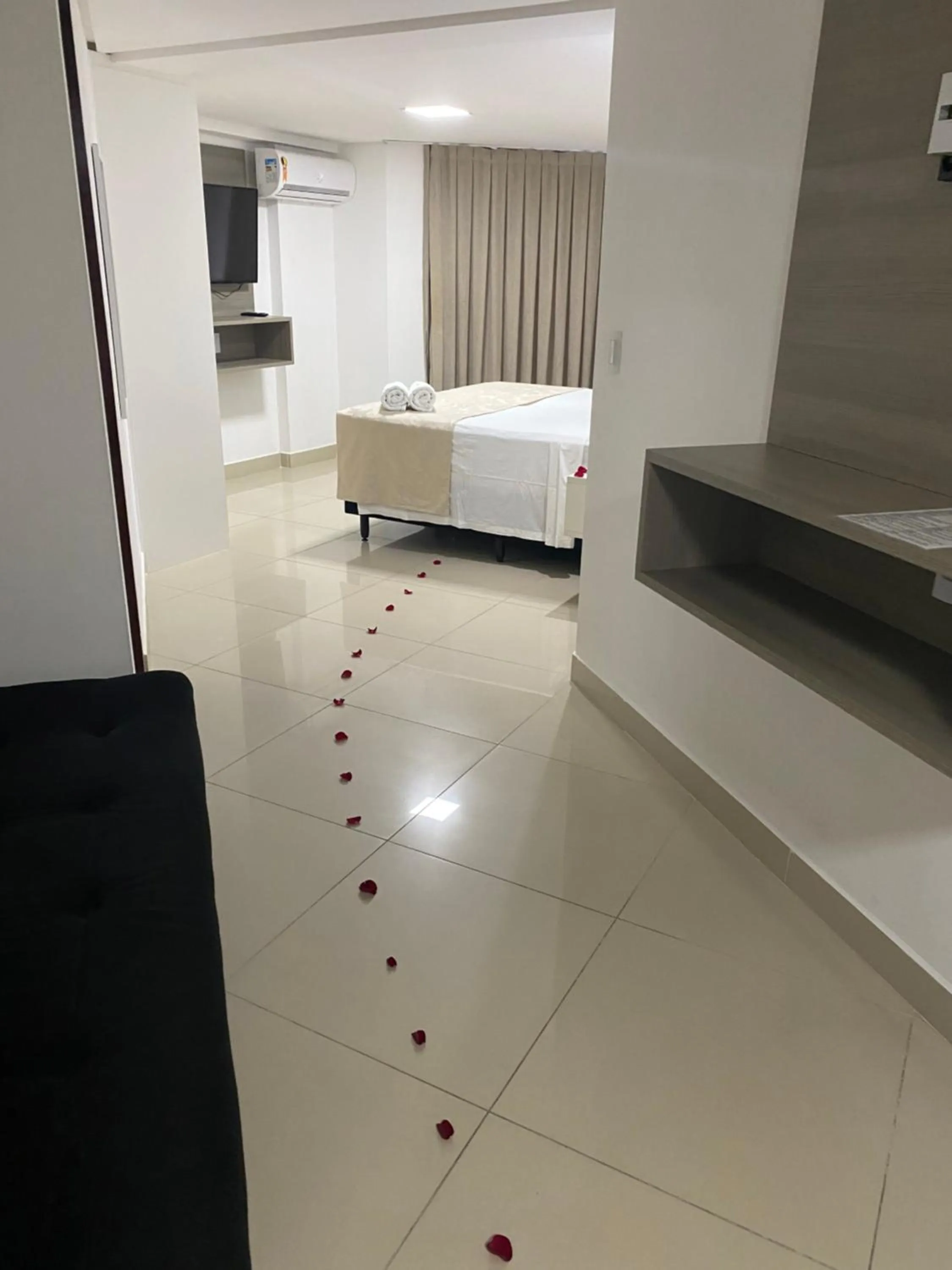 Bed in Gold Flat Cabo Branco