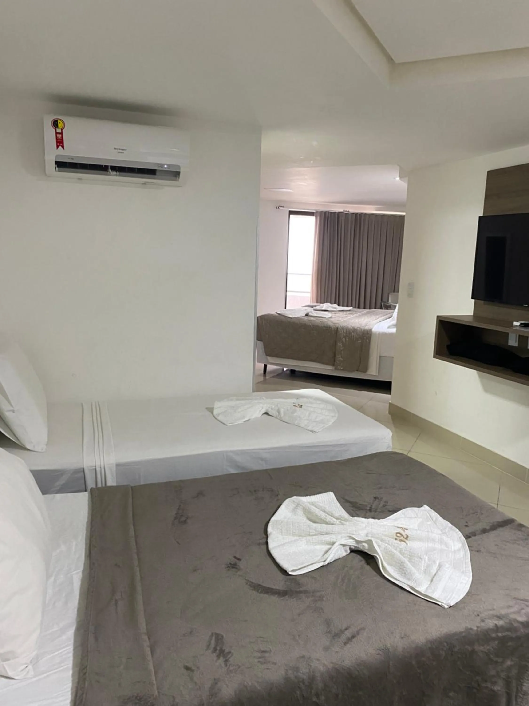 Bed in Gold Flat Cabo Branco