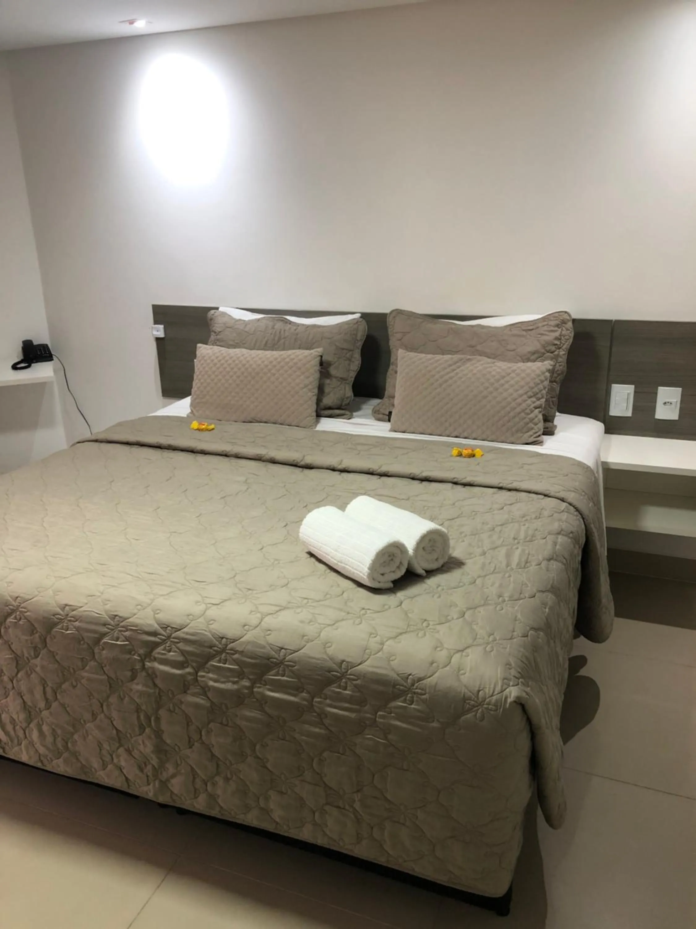 Bed in Gold Flat Cabo Branco