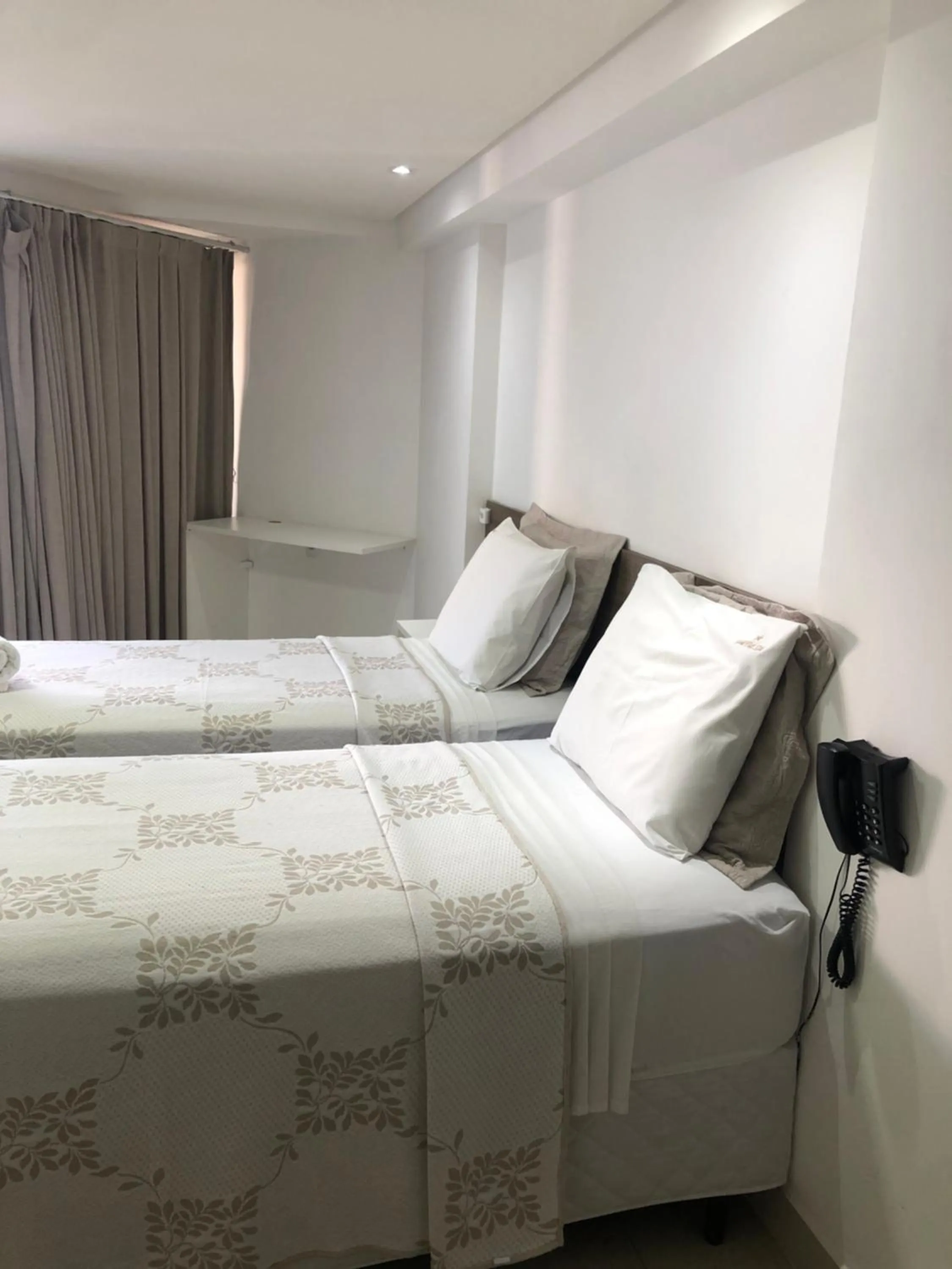 Bed in Gold Flat Cabo Branco