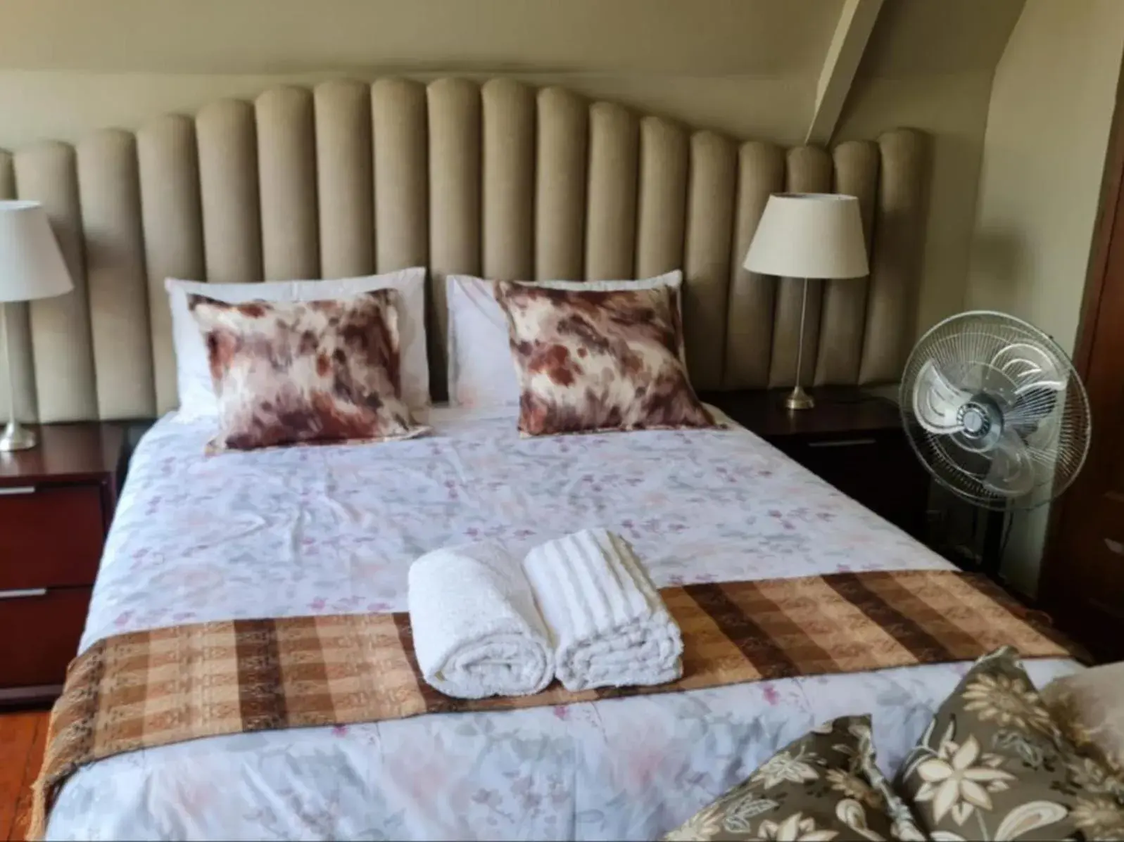 Deluxe Queen Room in Tshifaro Gardens Deluxe Queen Room in Tshifaro Gardens