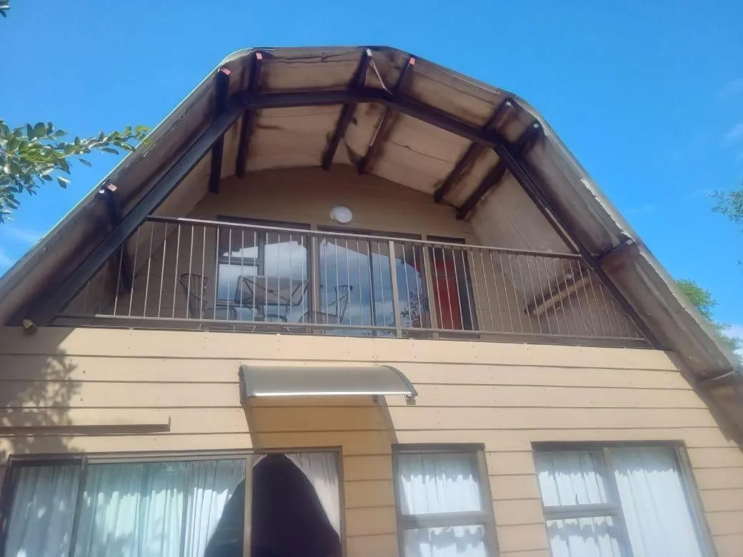 Luxury Queen Room in Tshifaro Gardens