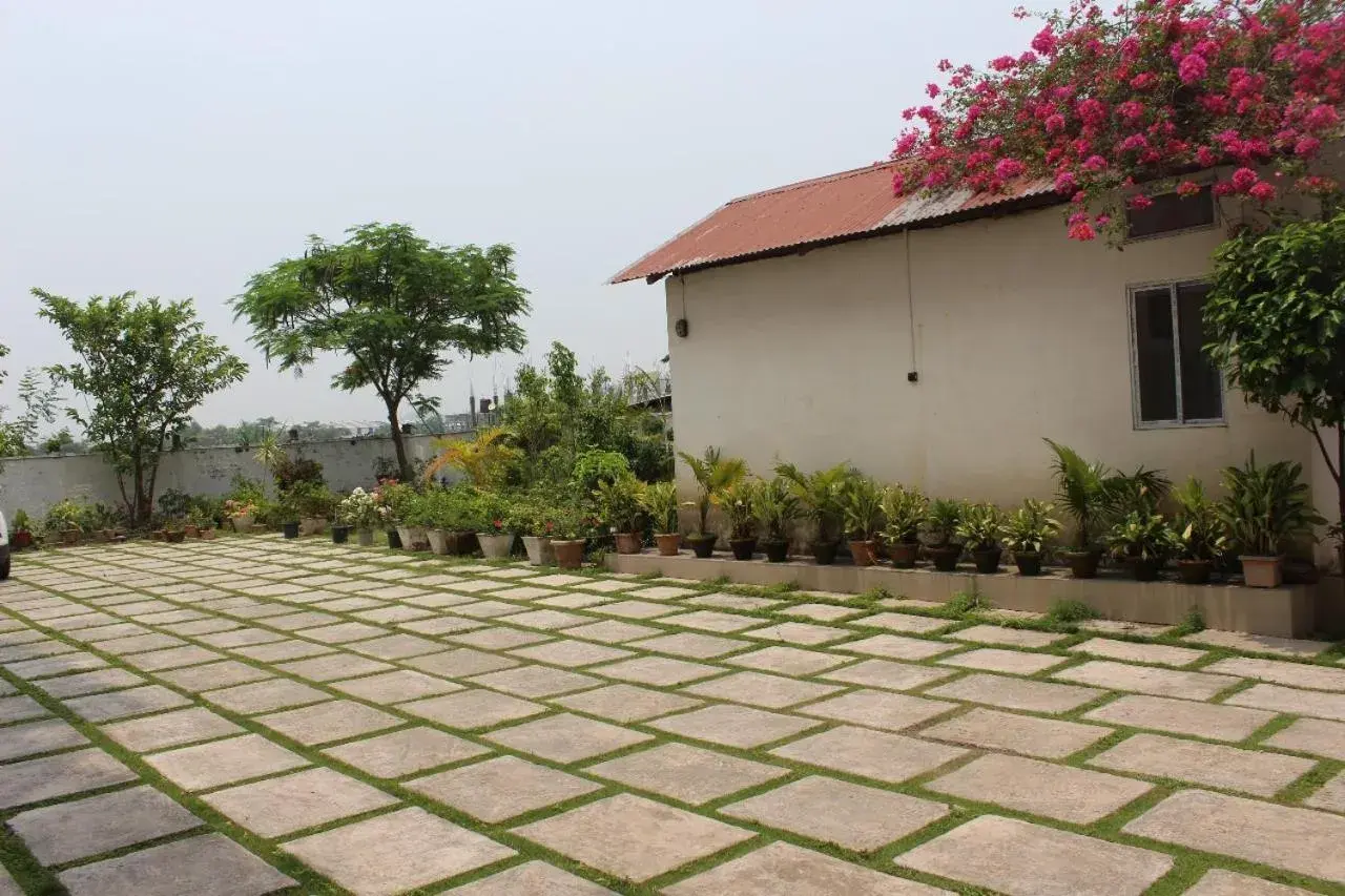 Property building in Happy Home Living Property building in Happy Home Living