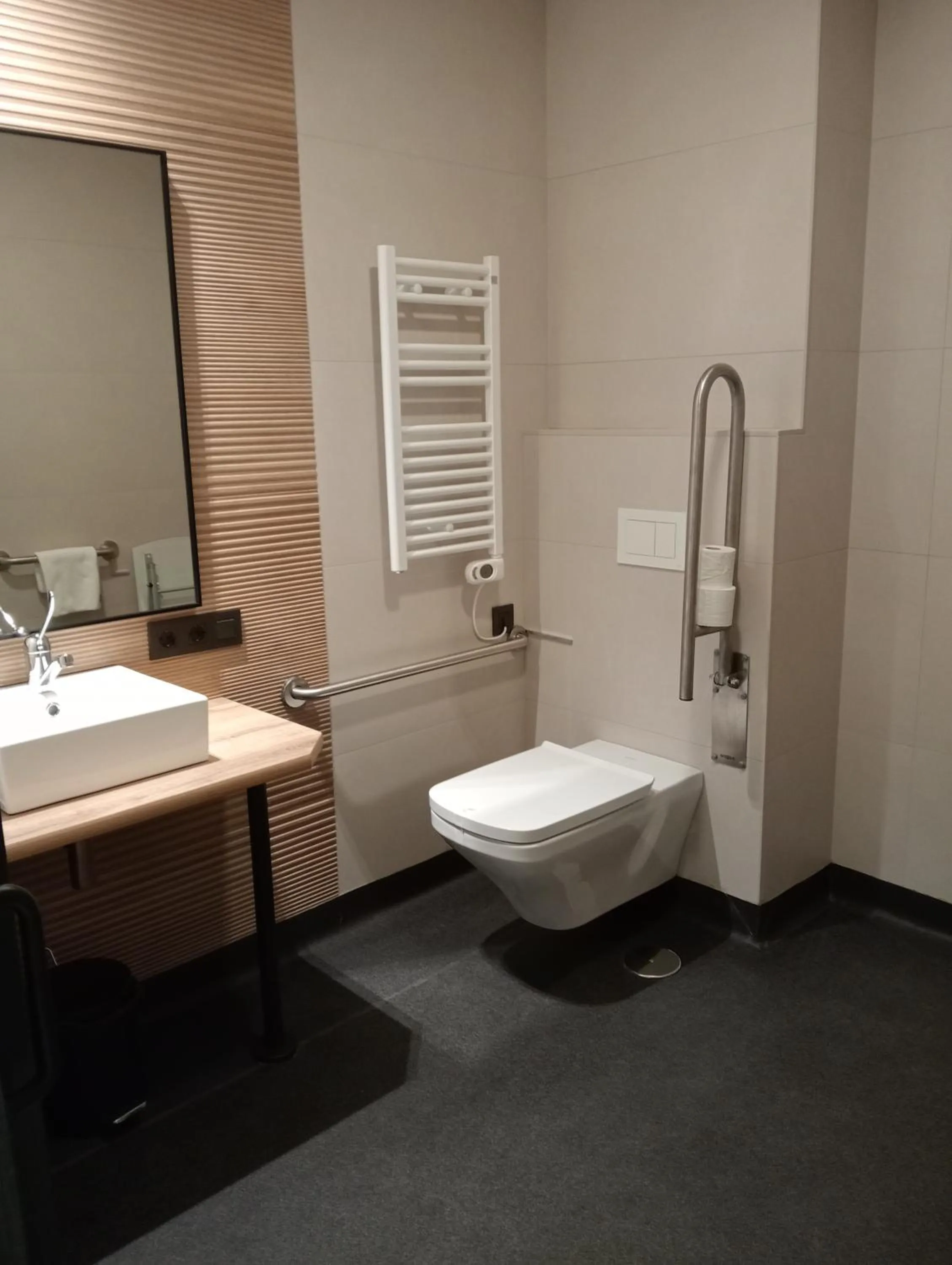 Shower in Nuvō Hotel Boutique