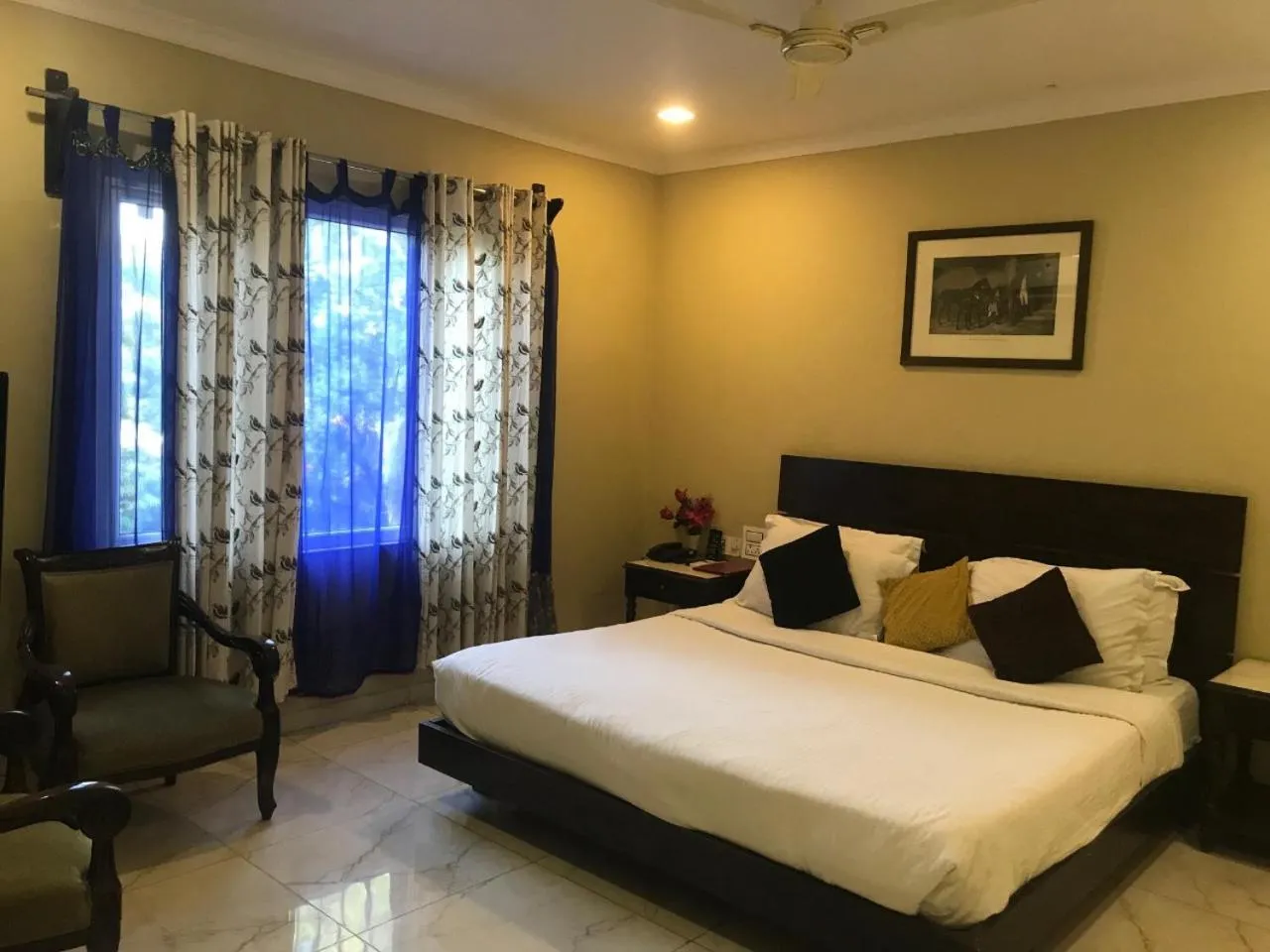 Bed in Pratap Palace