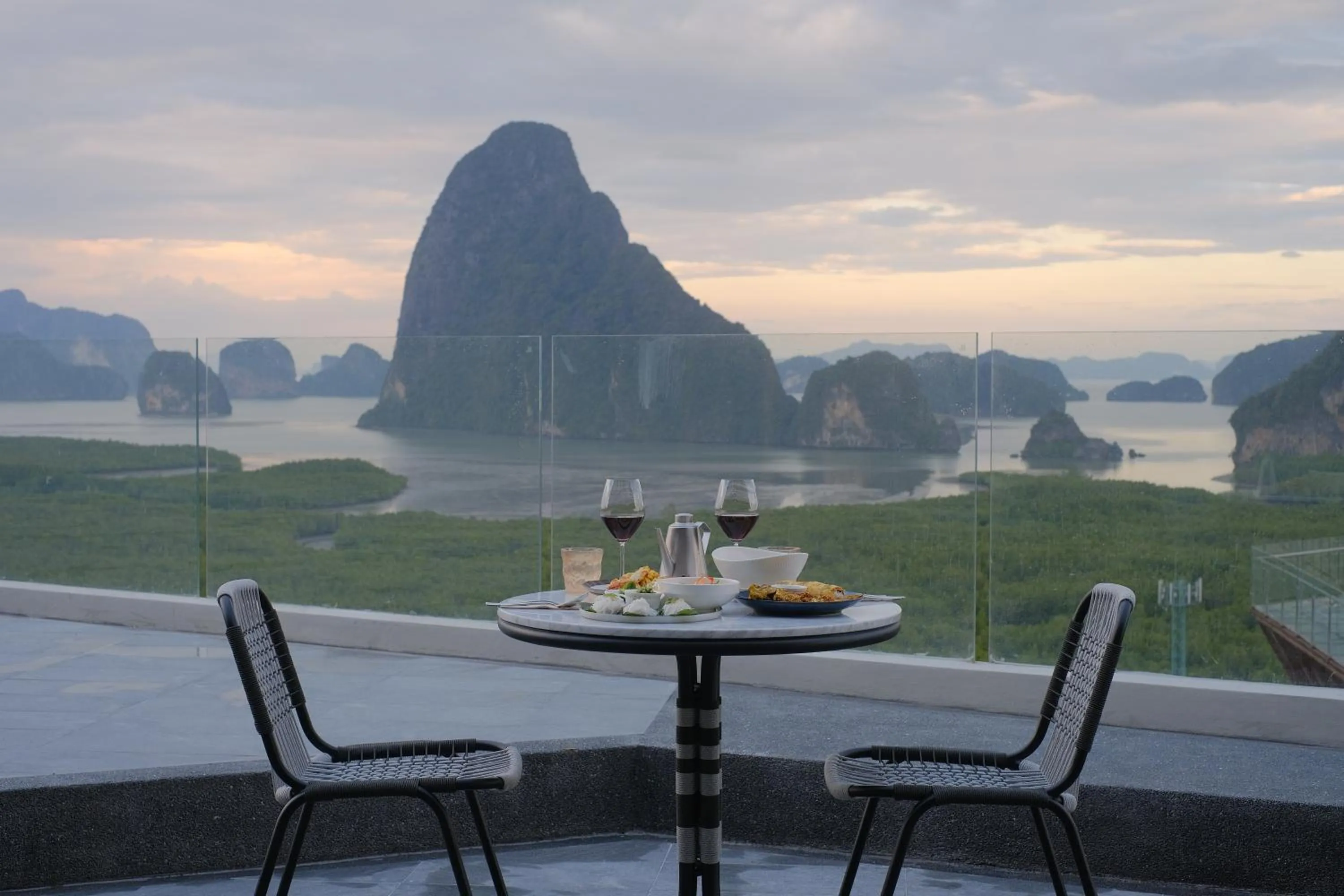 Restaurant/places to eat in Beyond Skywalk Nangshi