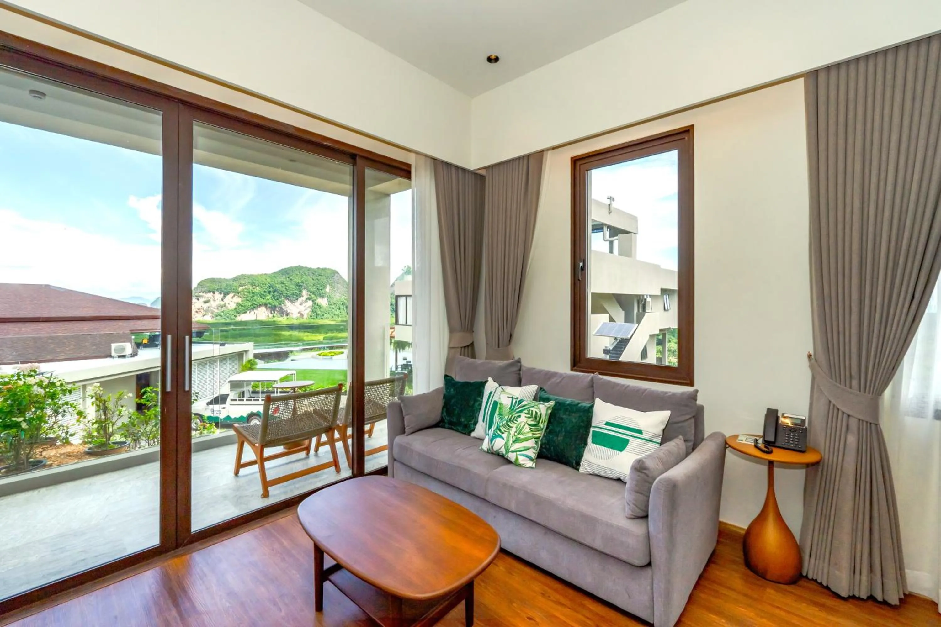 Balcony/Terrace in Beyond Skywalk Nangshi