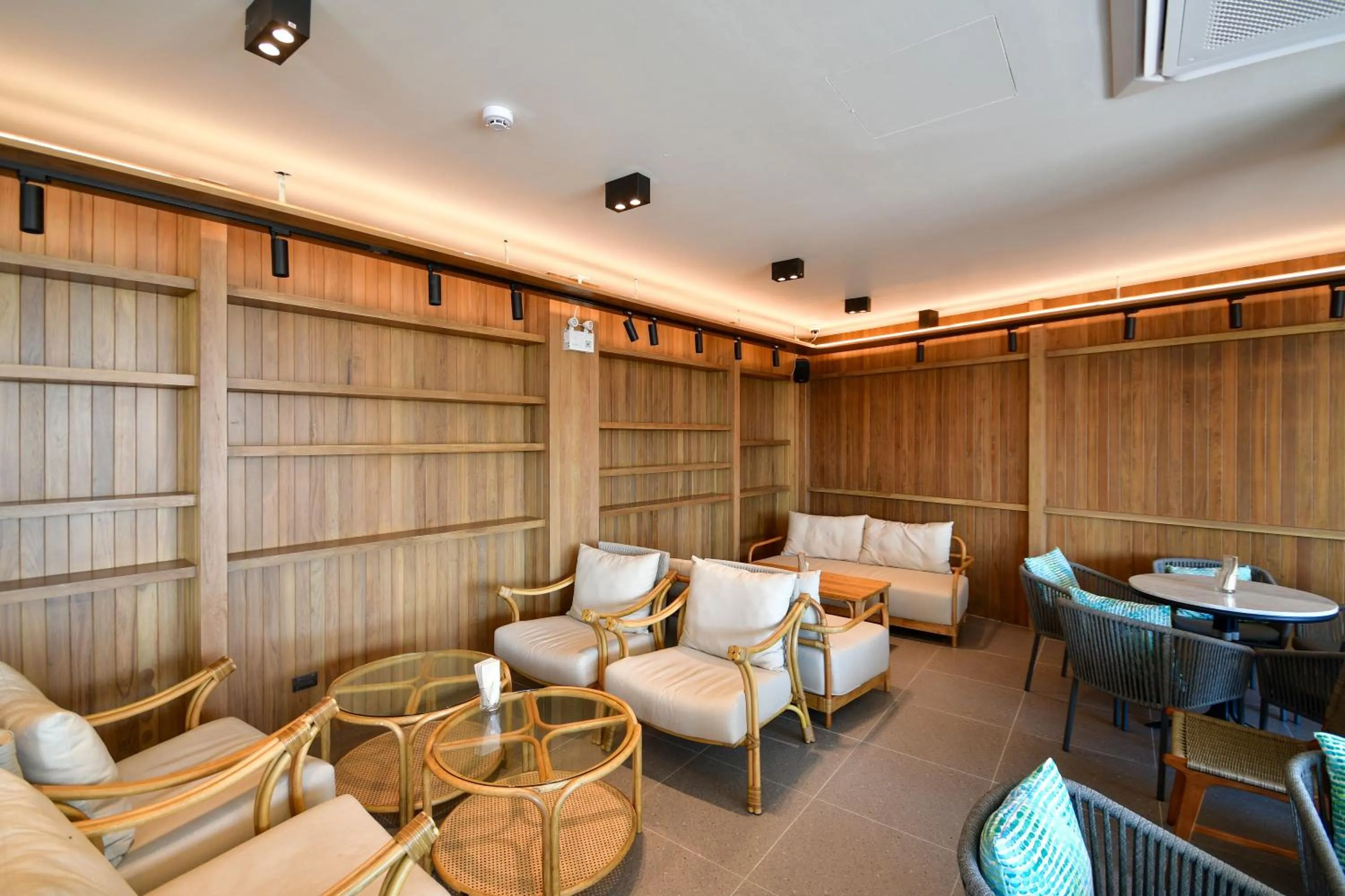 Restaurant/places to eat in Beyond Skywalk Nangshi