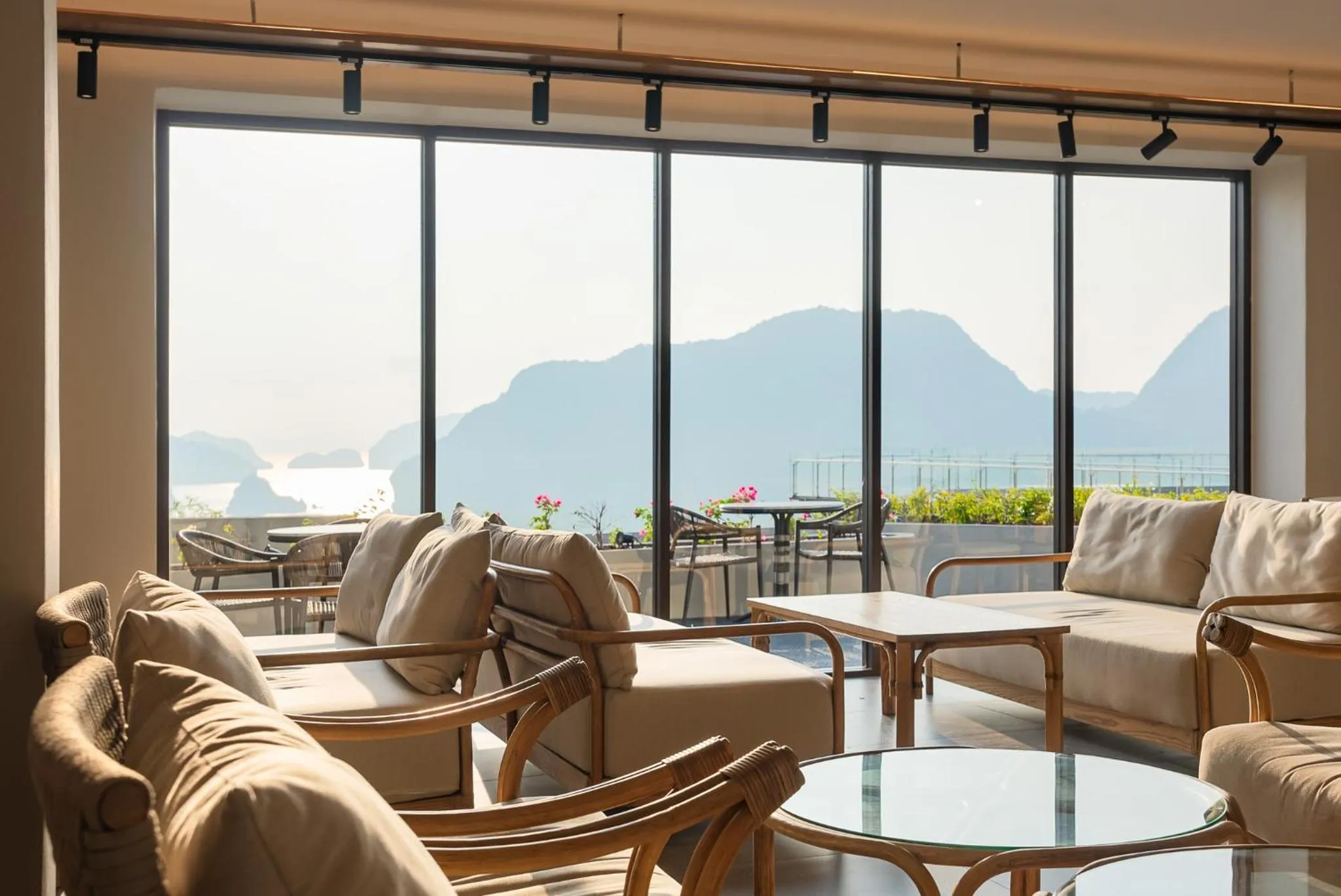 Restaurant/places to eat in Beyond Skywalk Nangshi