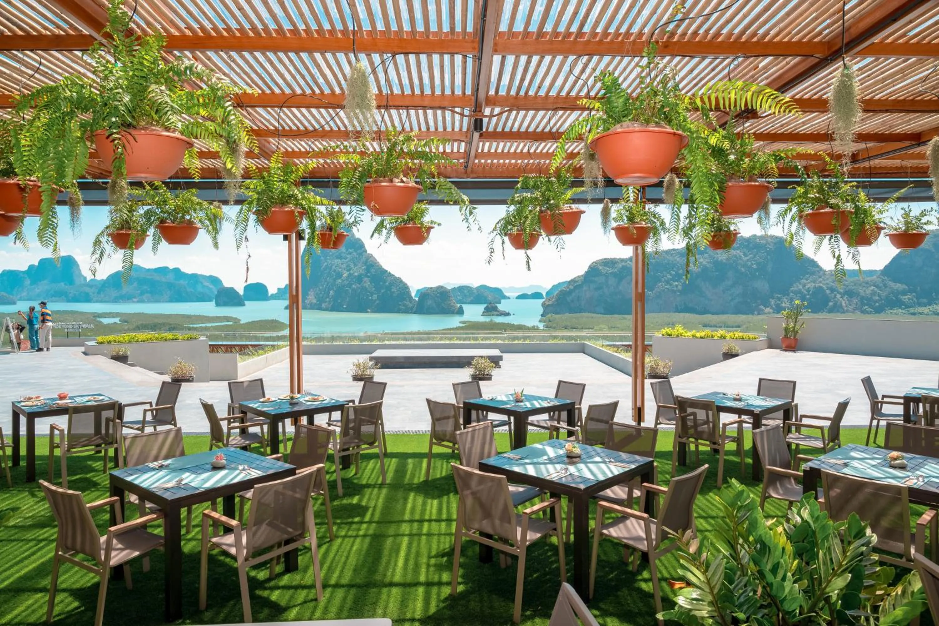 Restaurant/places to eat in Beyond Skywalk Nangshi