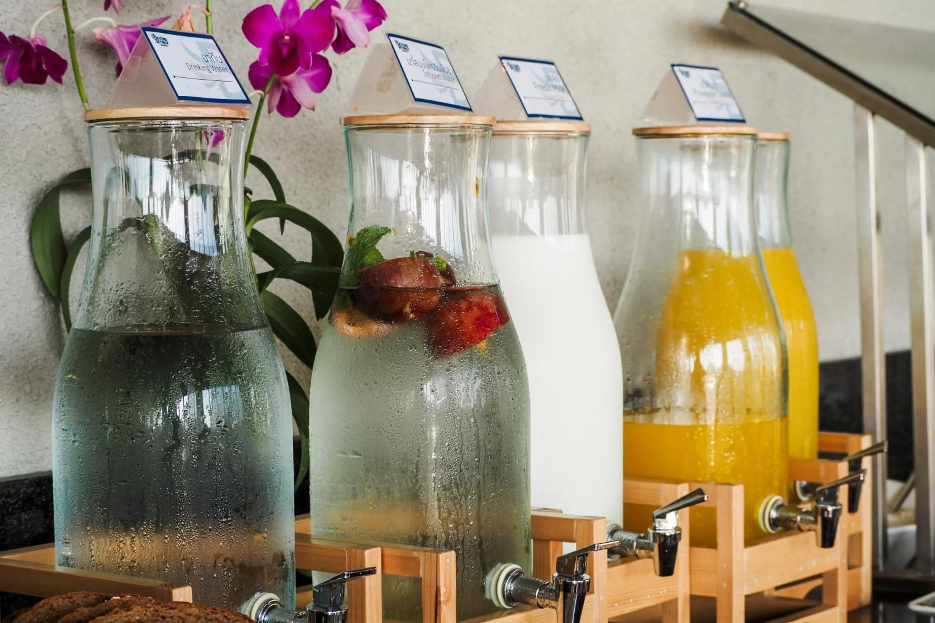 Restaurant/places to eat in Beyond Skywalk Nangshi