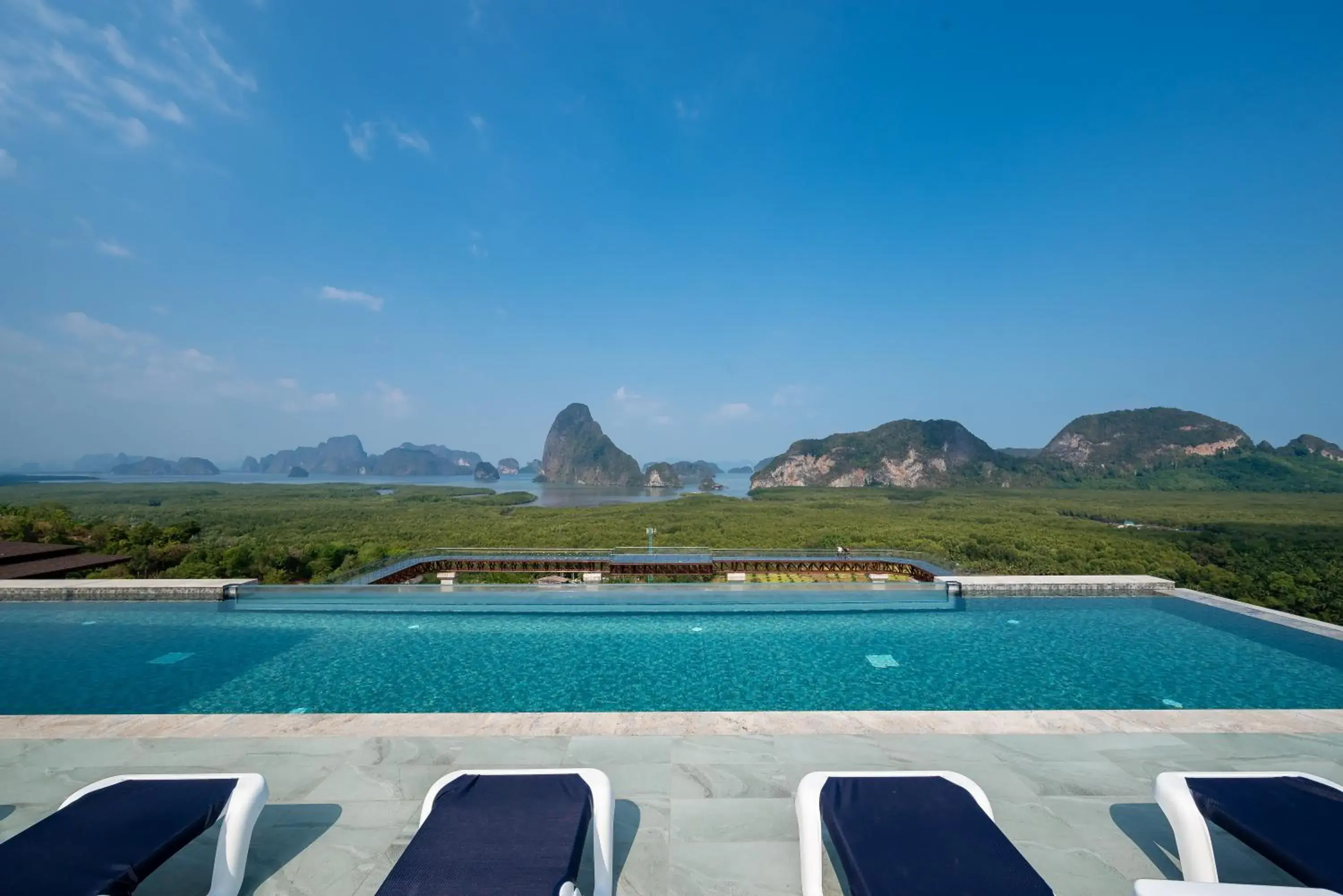 Swimming pool in Beyond Skywalk Nangshi Swimming pool in Beyond Skywalk Nangshi