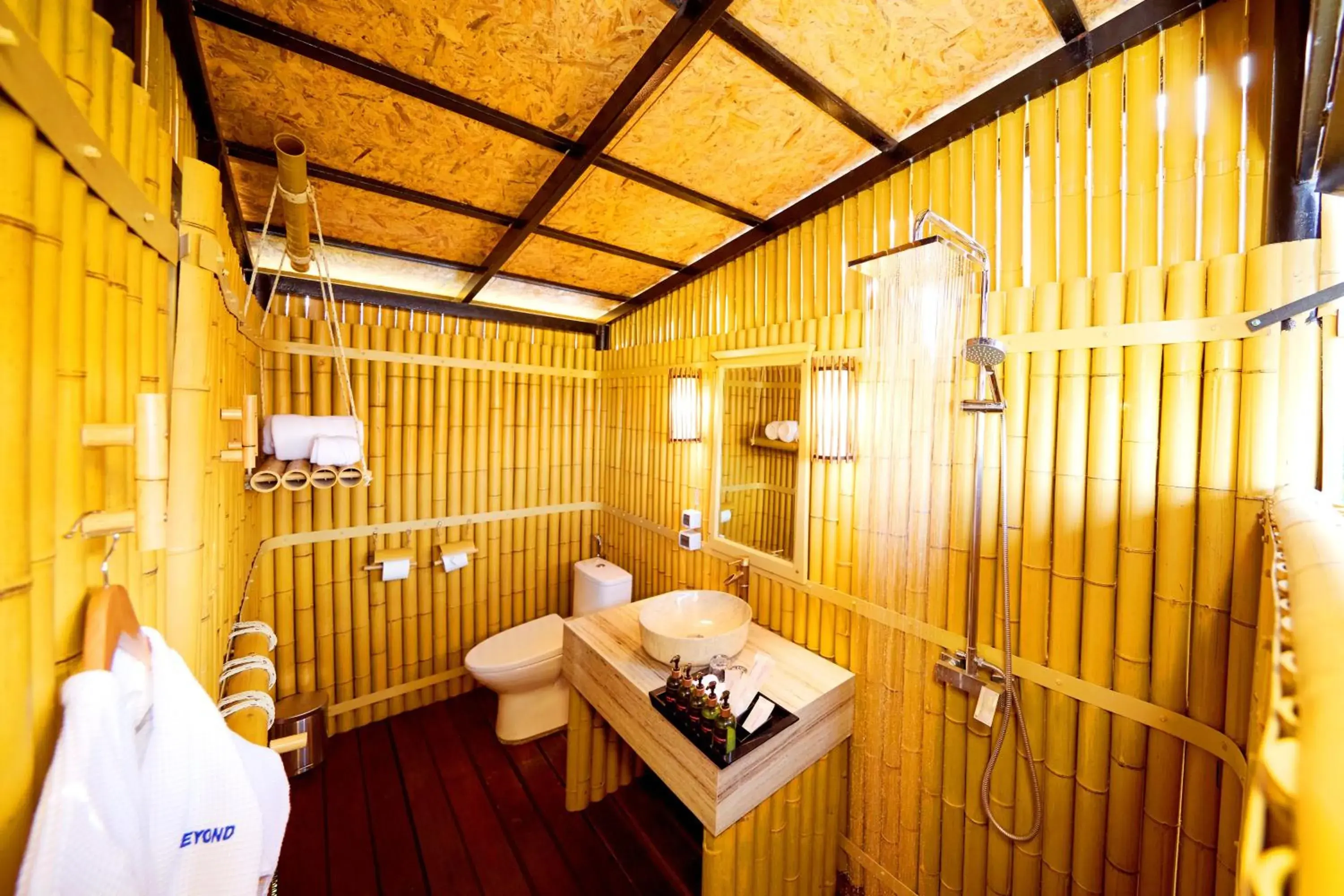 Bathroom in Beyond Skywalk Nangshi Bathroom in Beyond Skywalk Nangshi