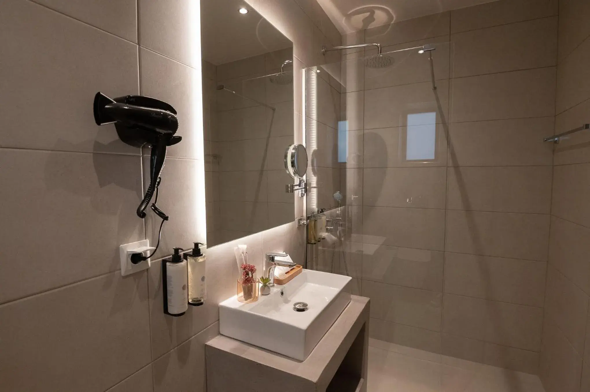 Superior Double or Twin Room with City View in IRA - ΗΡΑ Hotel Superior Double or Twin Room with City View in IRA - ΗΡΑ Hotel