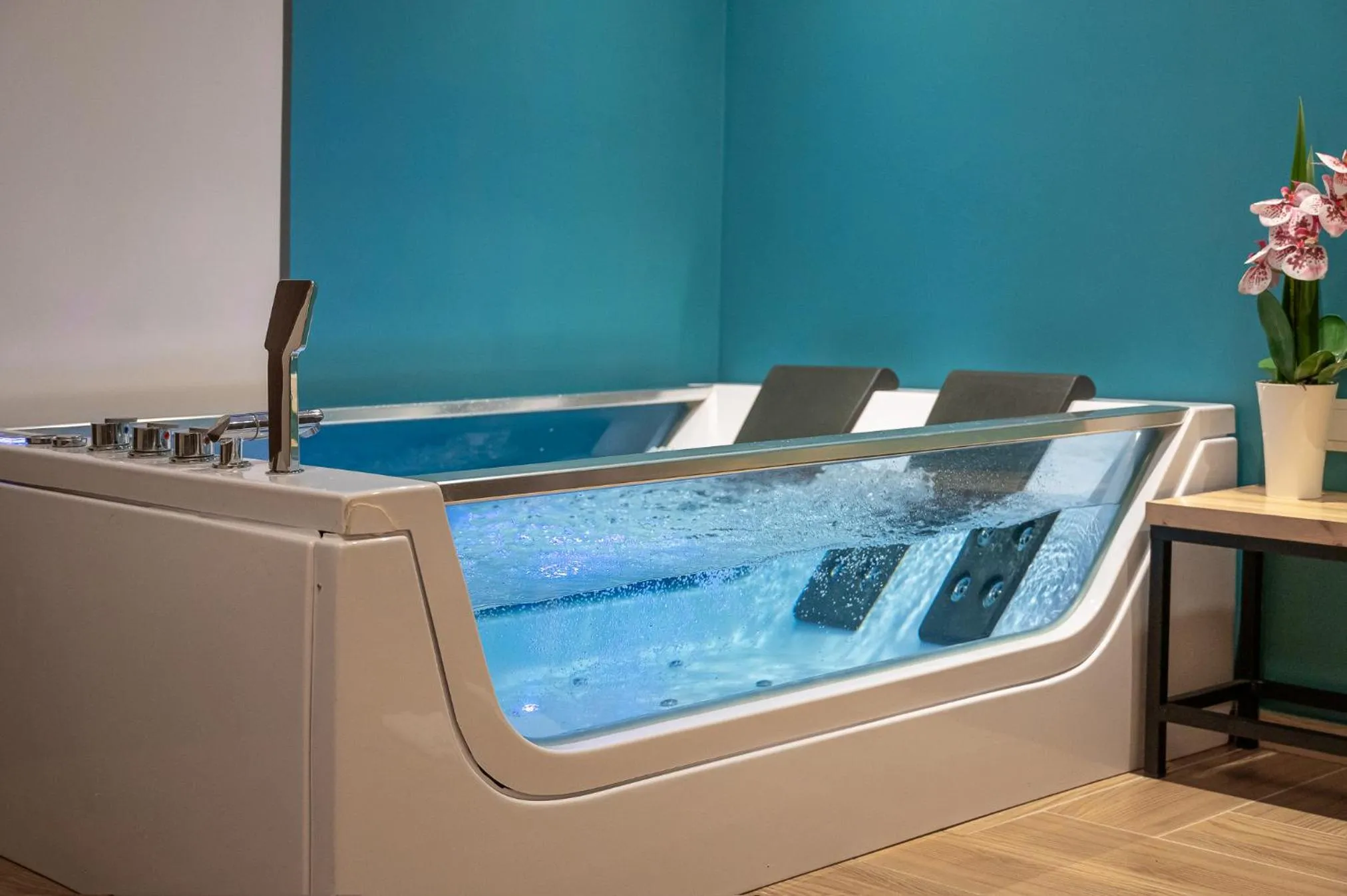 Hot Tub in IRA - ΗΡΑ Hotel