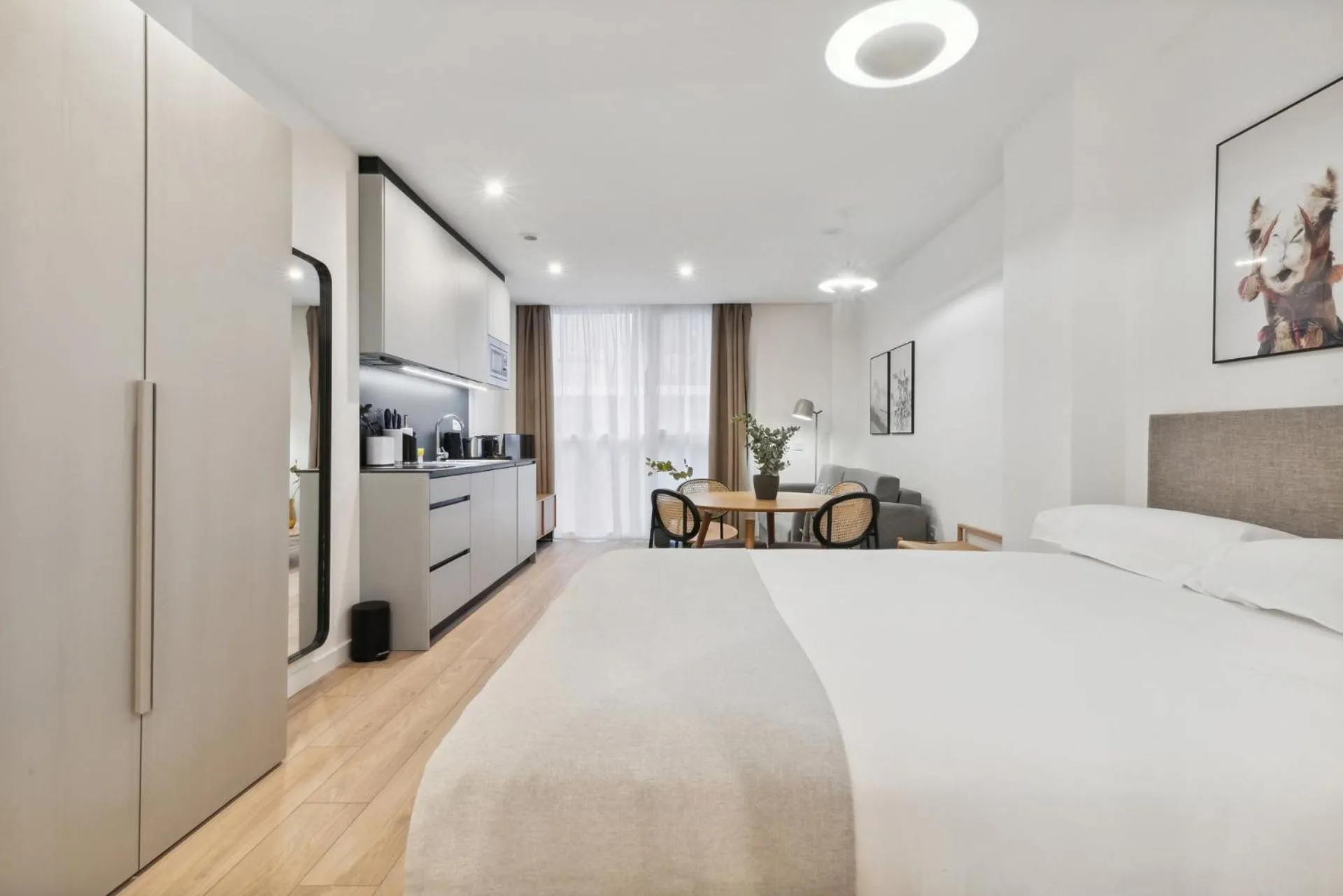 Studio with sofa bed in Limehome Valencia Carrer del Pare Palau i Quer