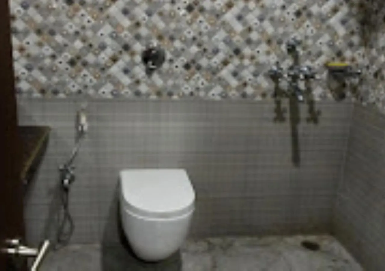 Shower in Hotel R.K.Palace Jharkhand