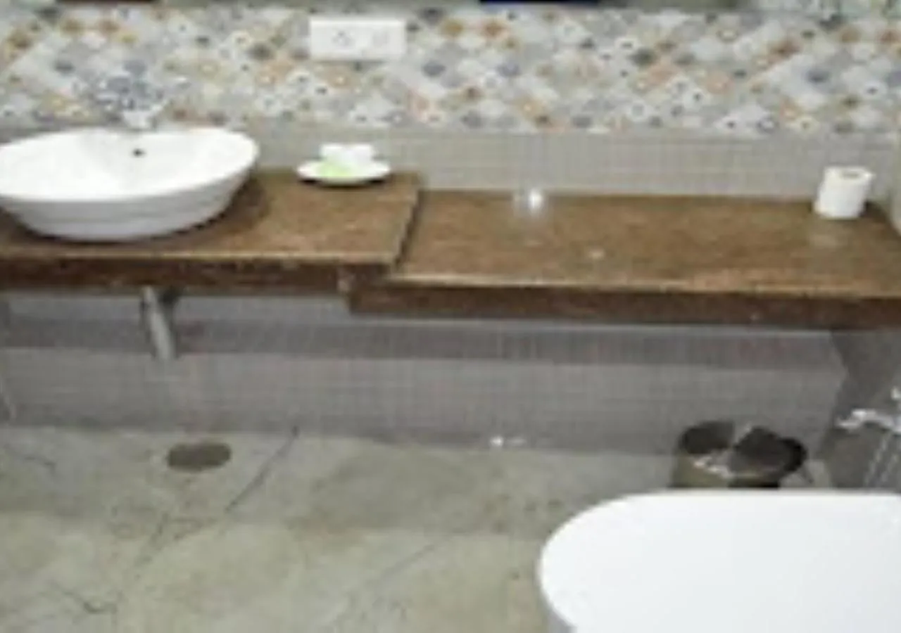 Toilet in Hotel R.K.Palace Jharkhand