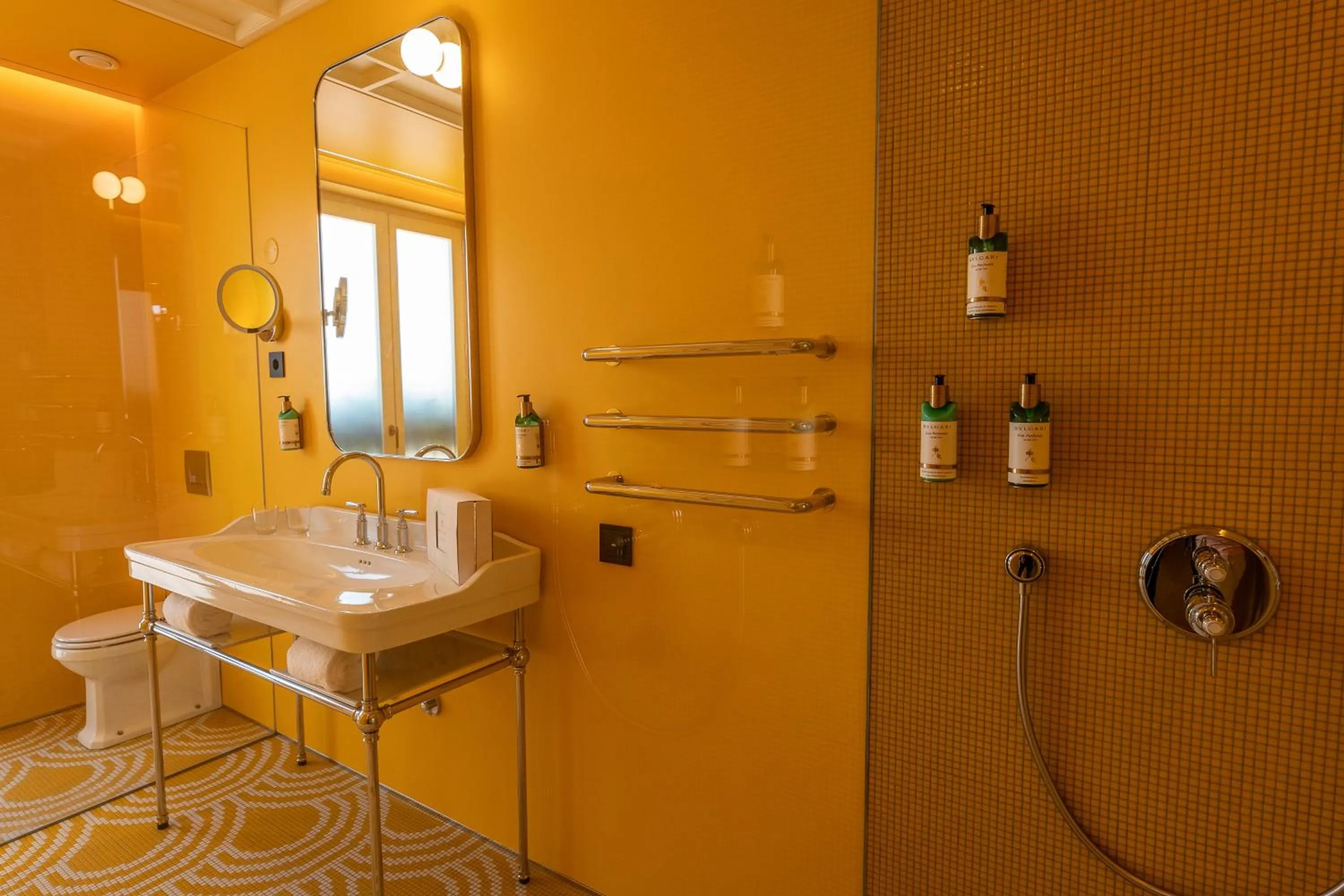 Shower in Art Legacy Hotel Baixa-Chiado