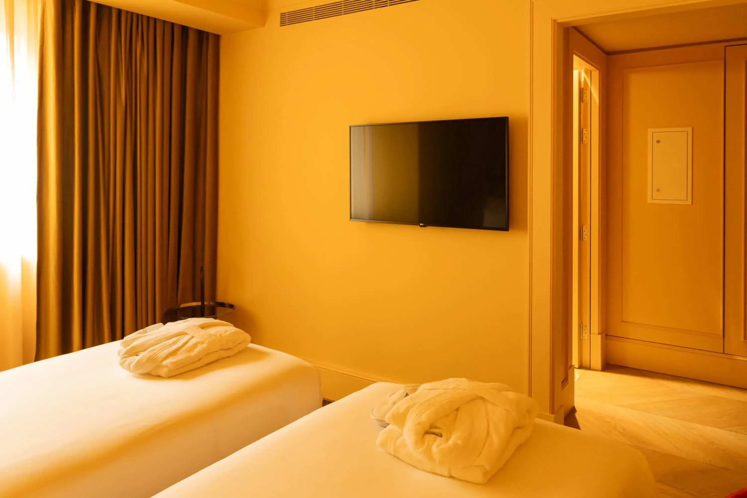 TV and multimedia, Bed in Art Legacy Hotel Baixa-Chiado TV and multimedia, Bed in Art Legacy Hotel Baixa-Chiado