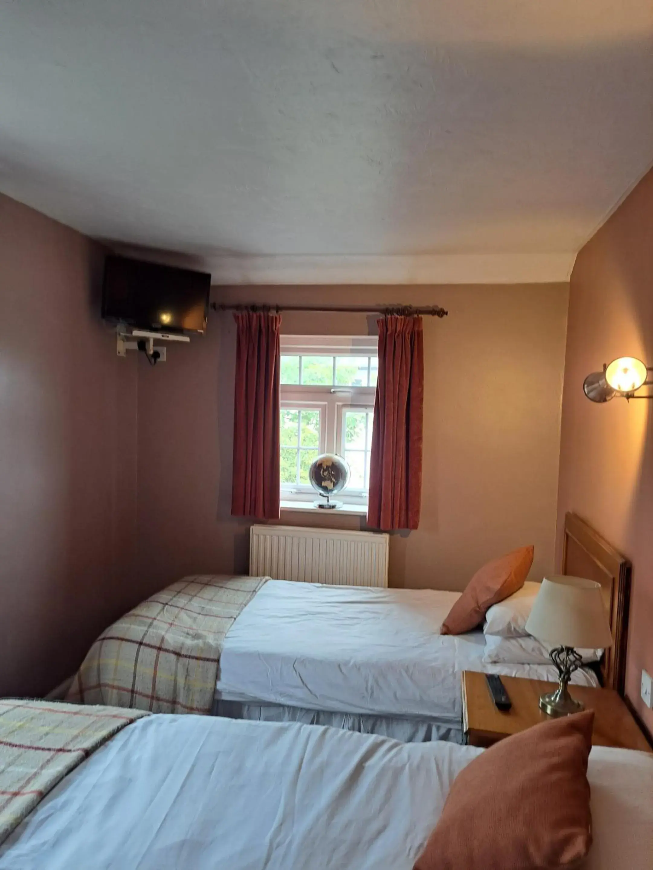 Bedroom, Bed in The Prince of Wales Bedroom, Bed in The Prince of Wales