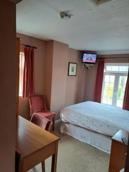 Bedroom, Bed in The Prince of Wales