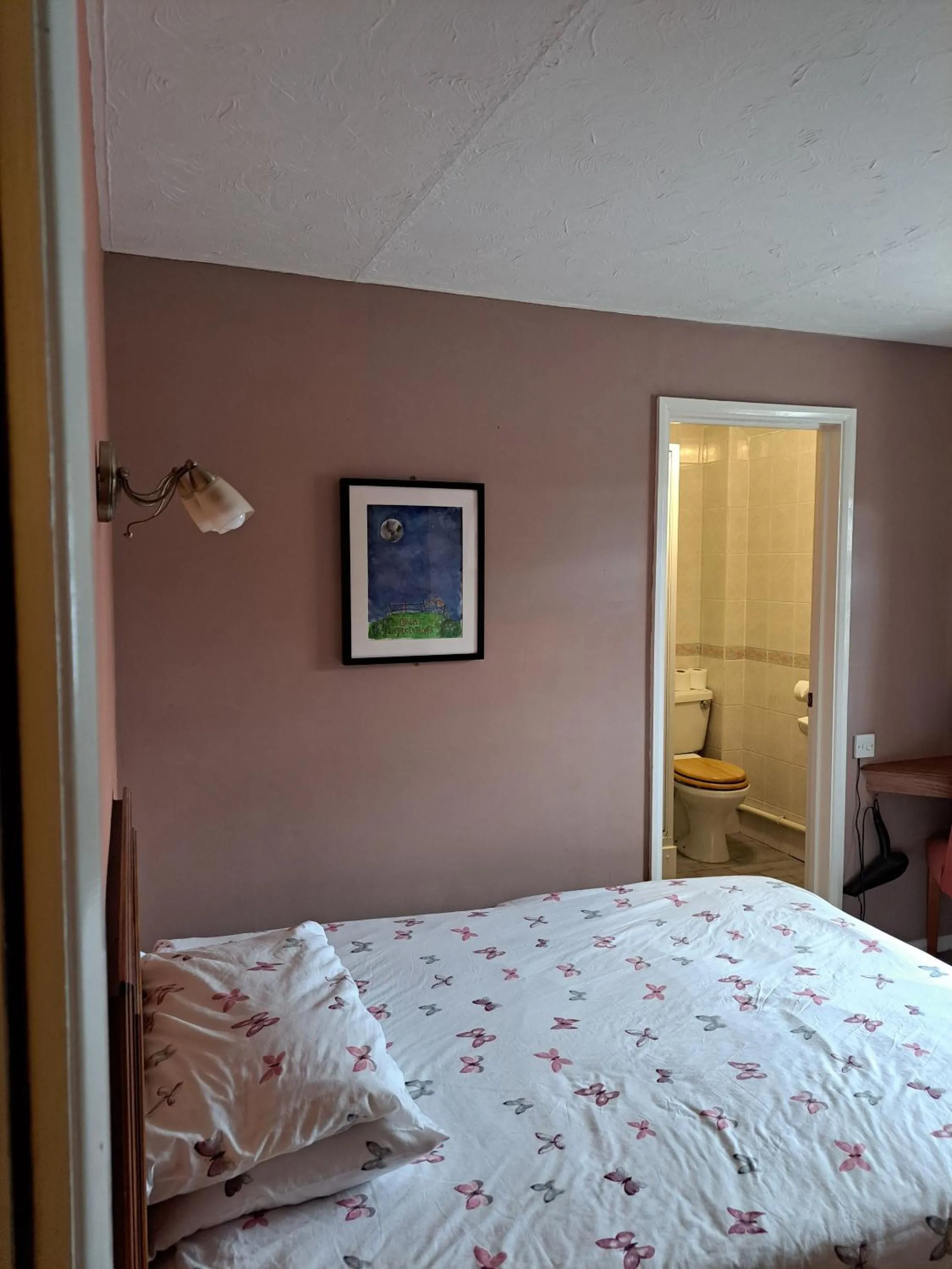 Bedroom, Bed in The Prince of Wales