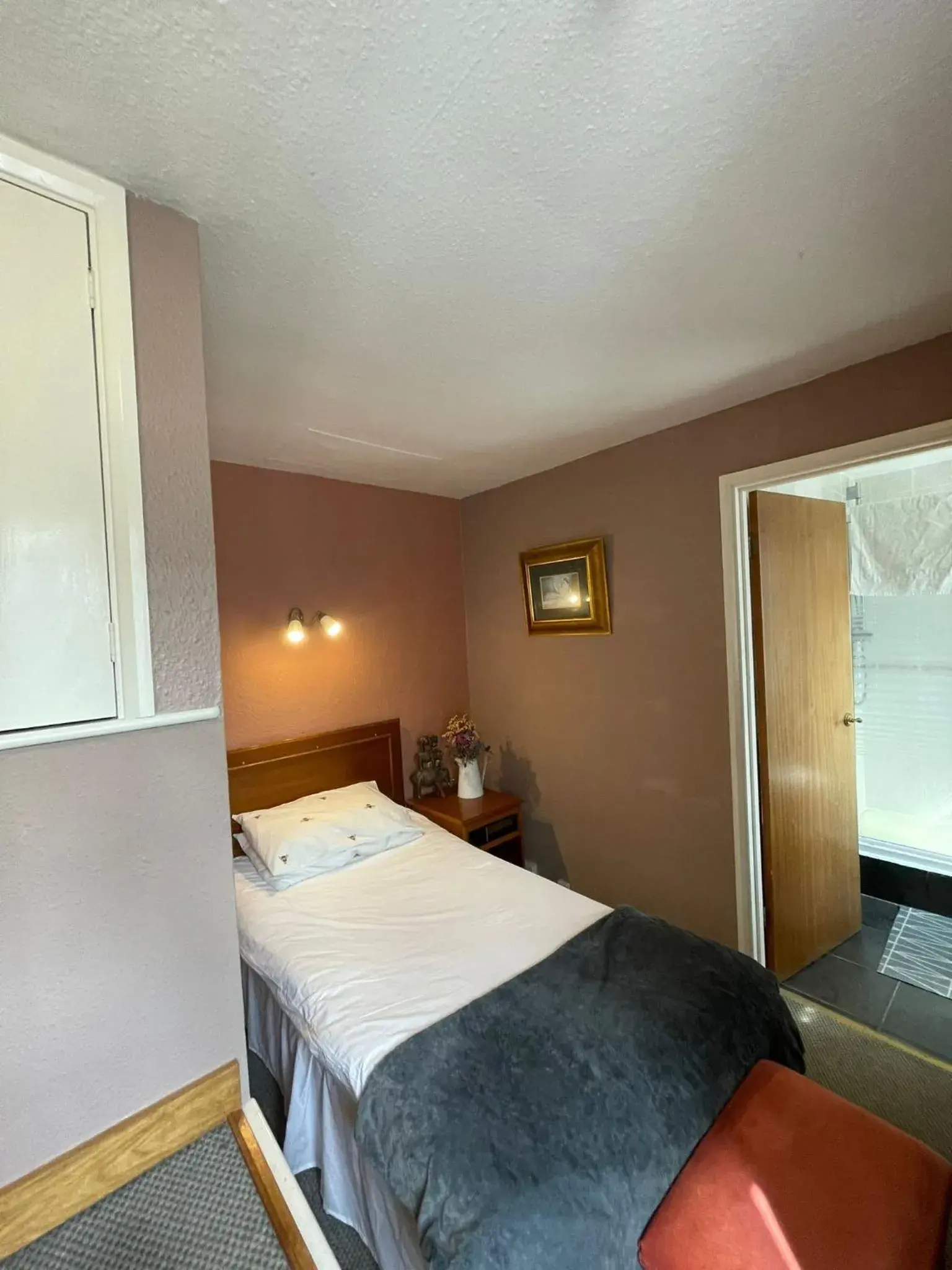 Bedroom, Bed in The Prince of Wales Bedroom, Bed in The Prince of Wales