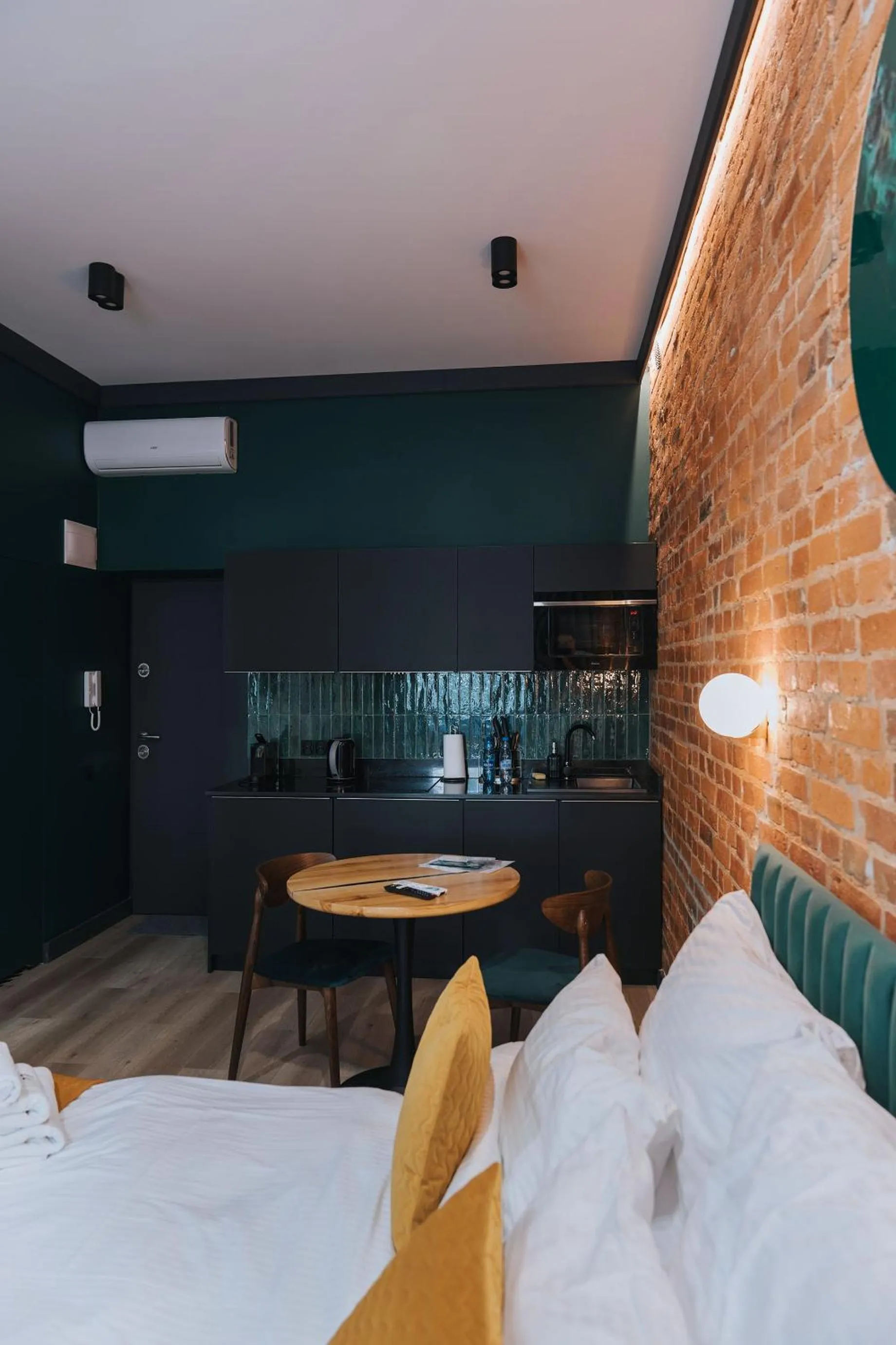 Living room, Bed in Apartamenty BIBLIO