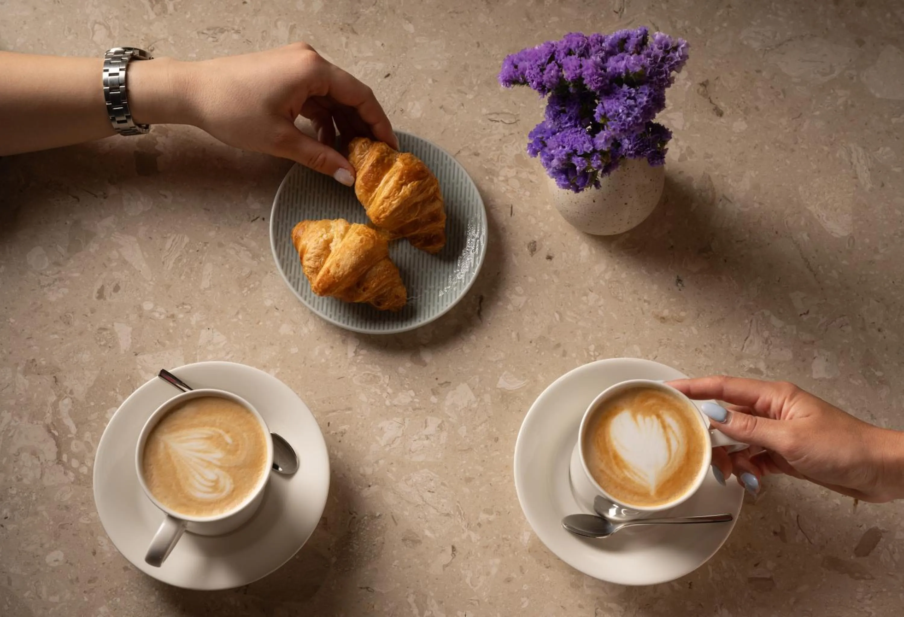 Coffee/tea facilities in Mitsis N'U Piraeus Port