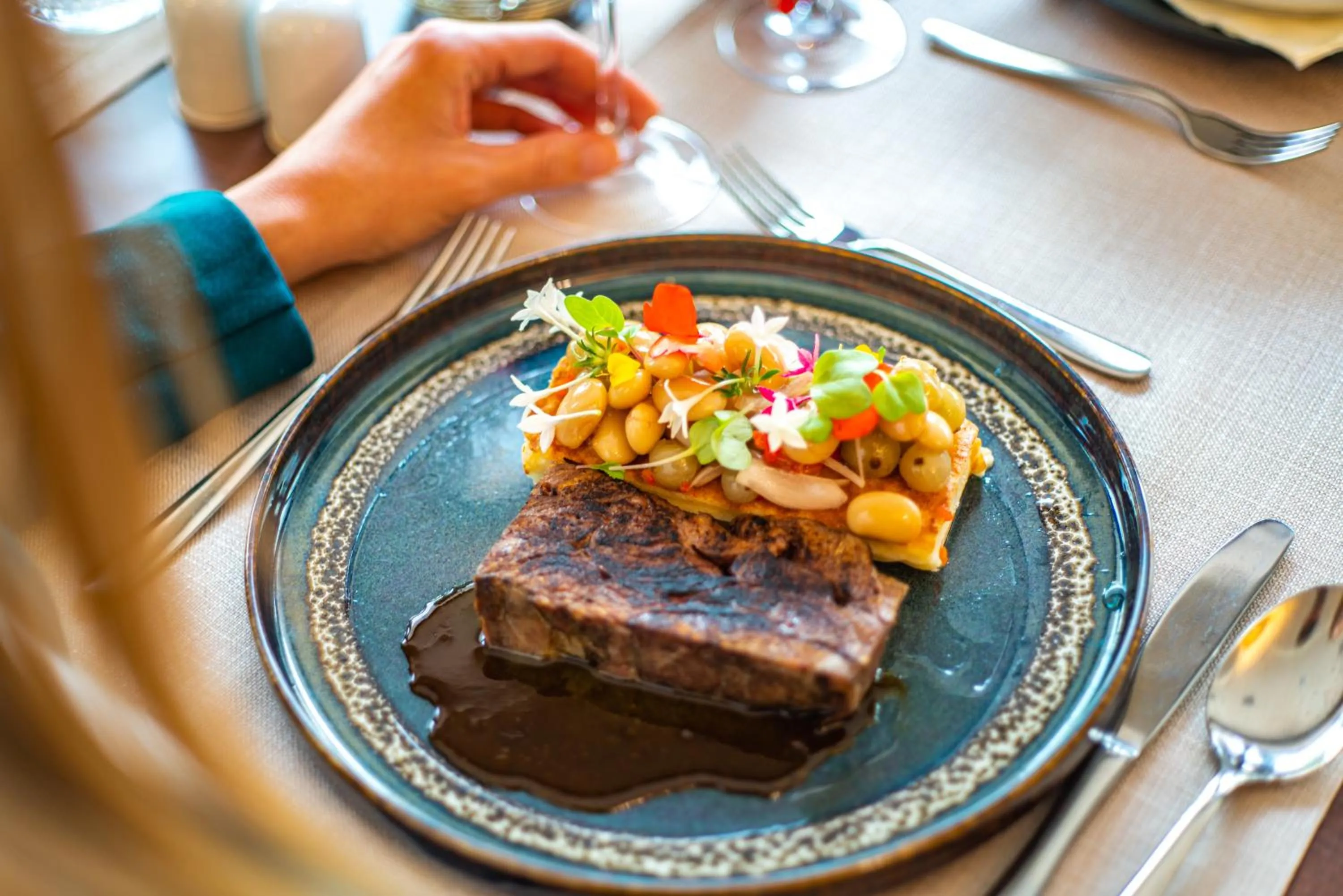 Restaurant/places to eat in Barack Thermal Hotel and Spa