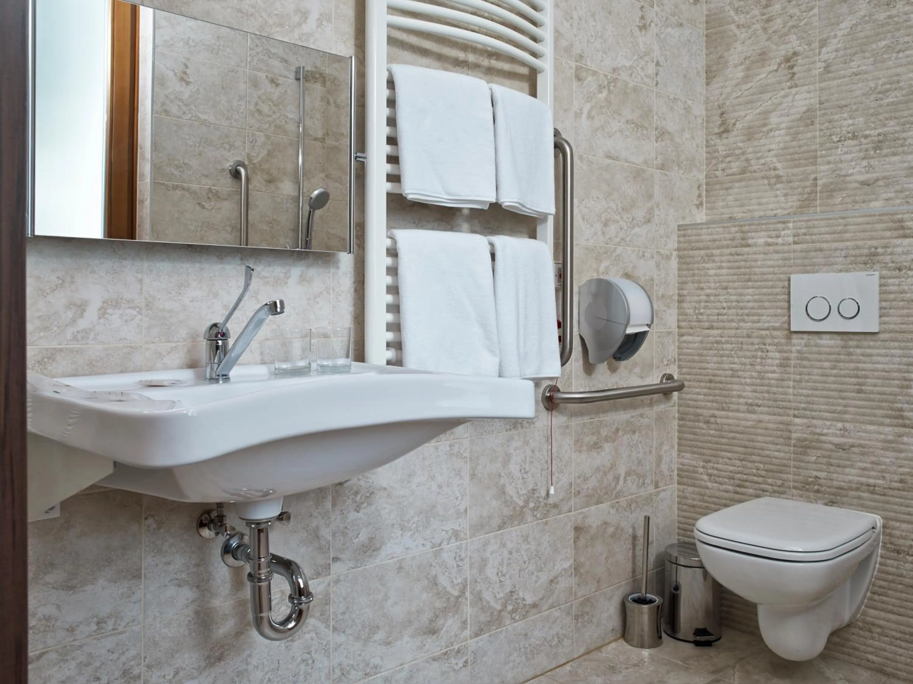 Toilet in Barack Thermal Hotel and Spa