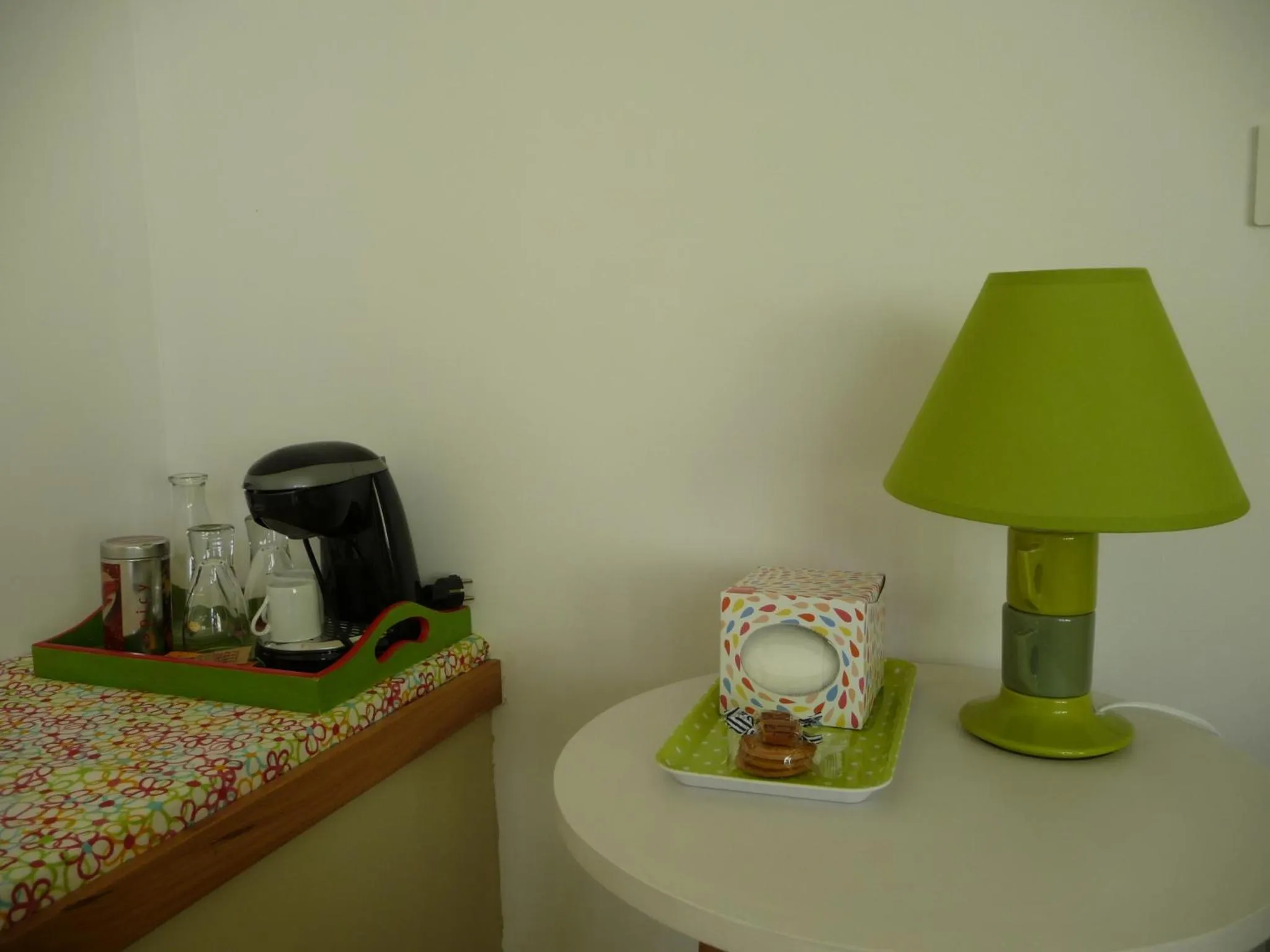 Coffee/tea facilities, Bed in Le Jardin aux Oiseaux