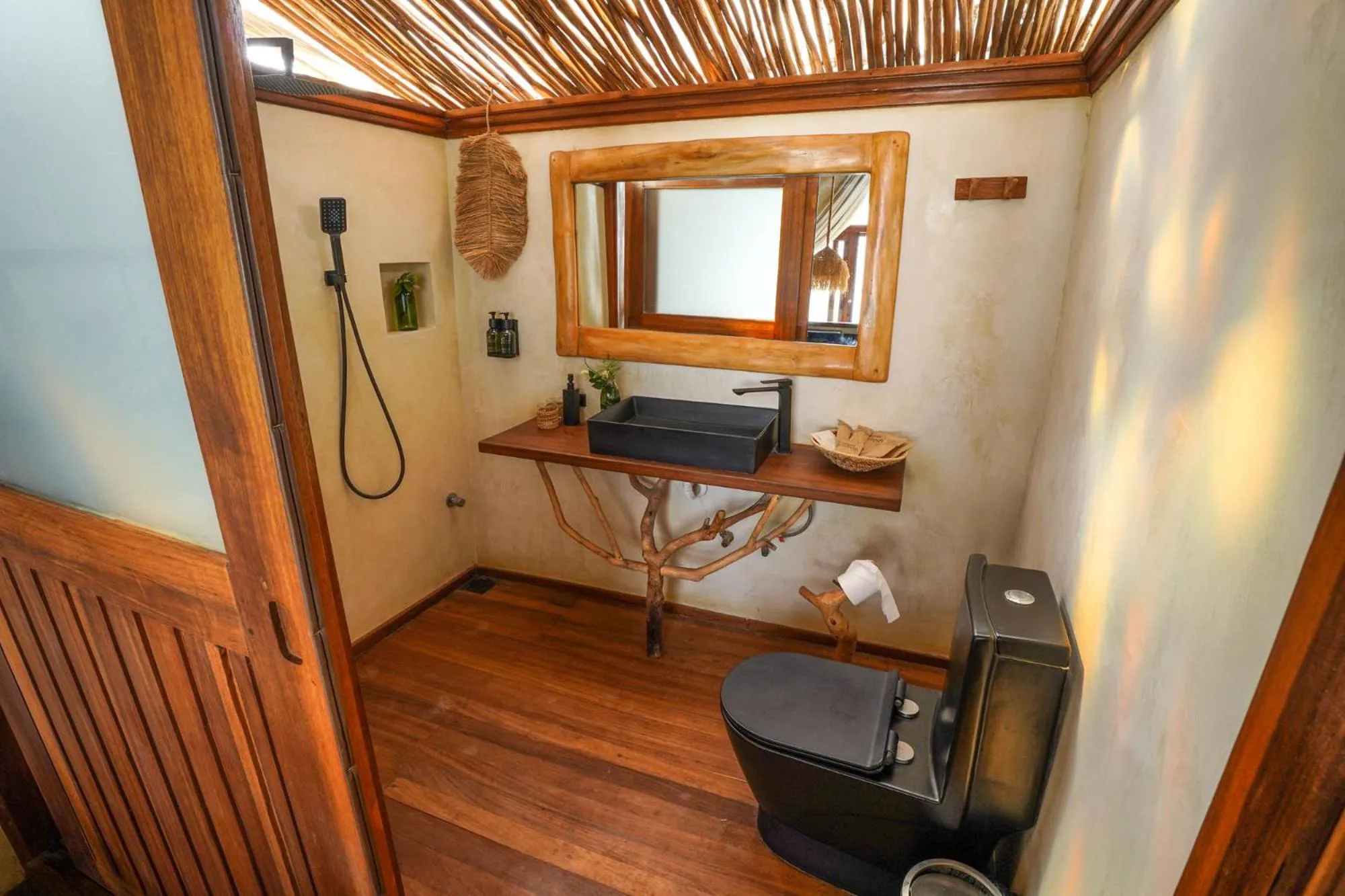 Toilet in Casa Mikoko Resort